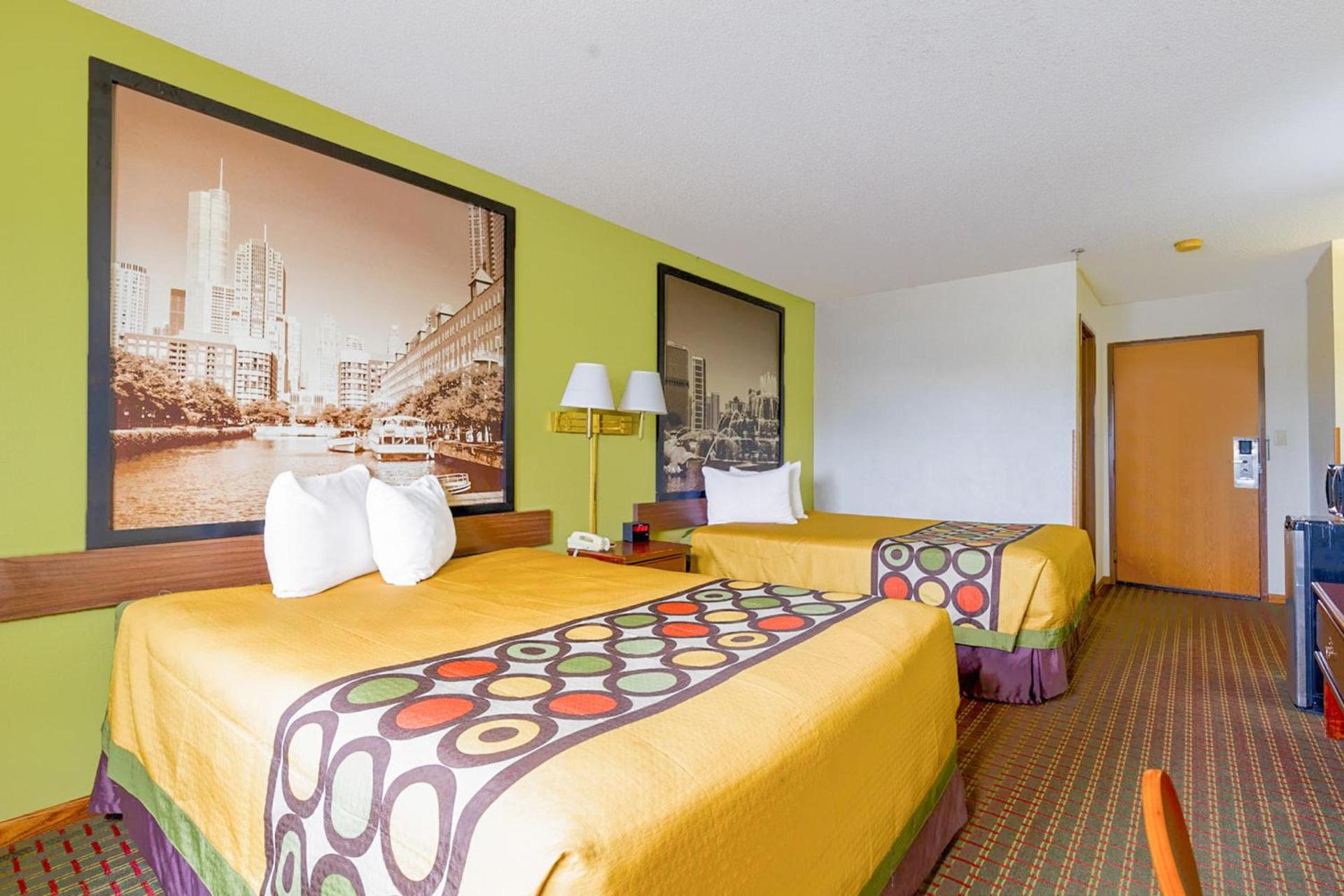 Super Rest Inn photo 36