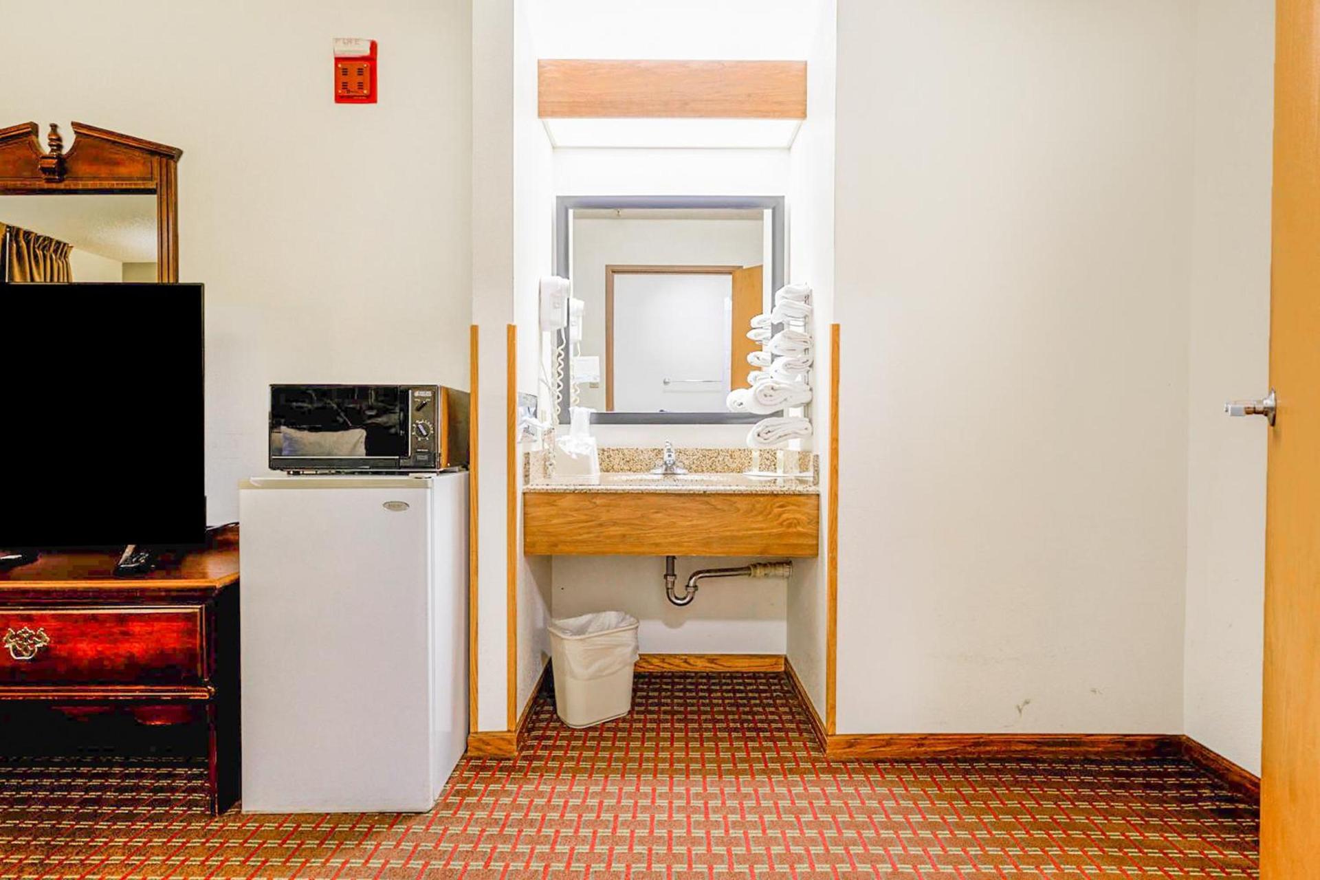 Super Rest Inn photo 41