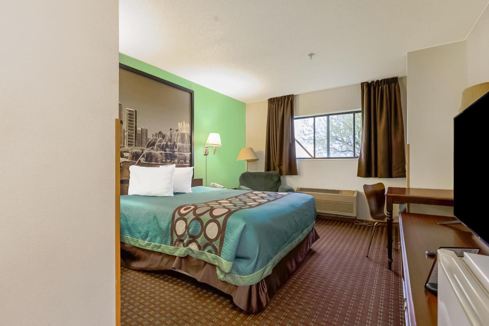 Super Rest Inn photo 39