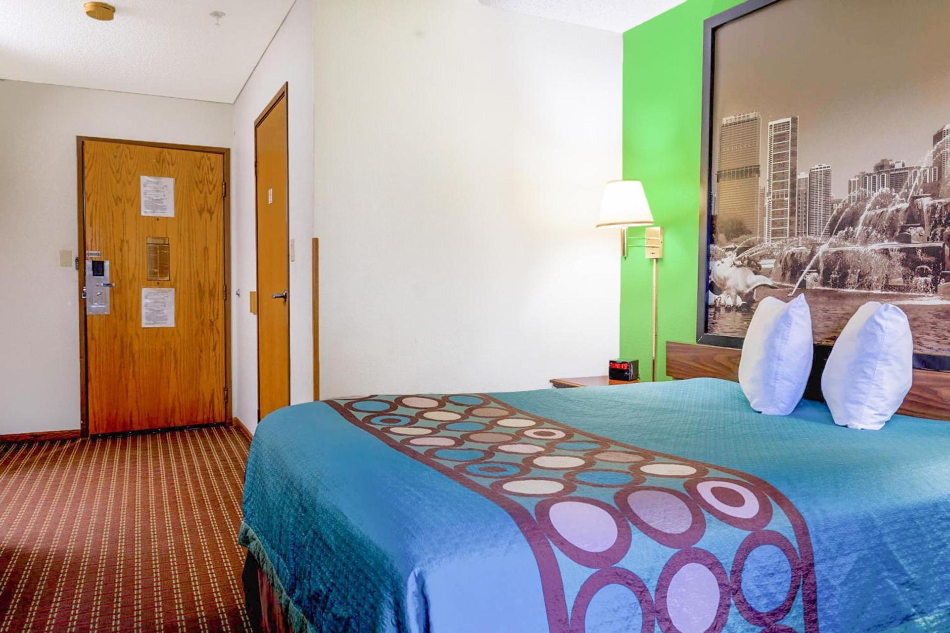 Super Rest Inn photo 42