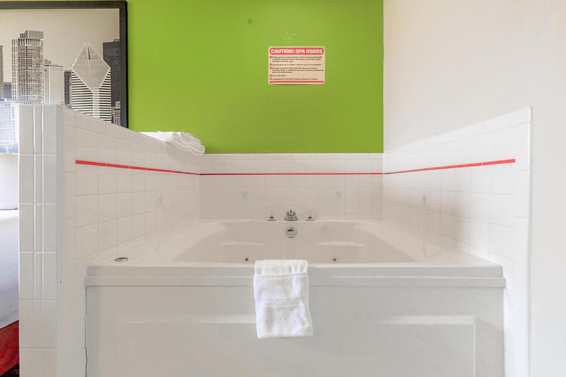 Super Rest Inn photo 57