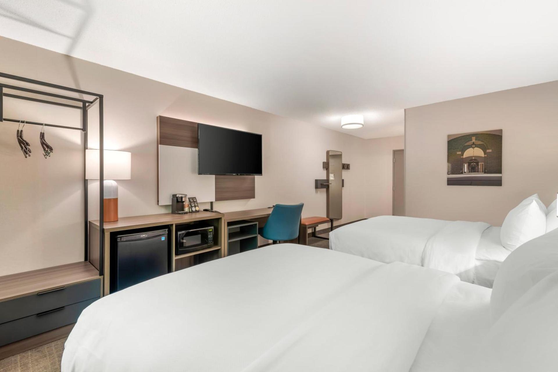Comfort Inn & Suites Saratoga Springs photo 35