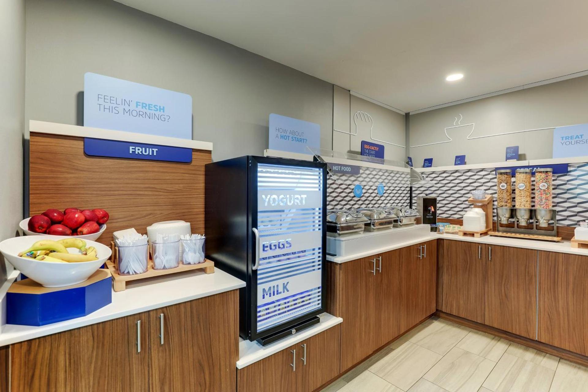 Holiday Inn Express Hotel & Suites Richmond by IHG photo 42