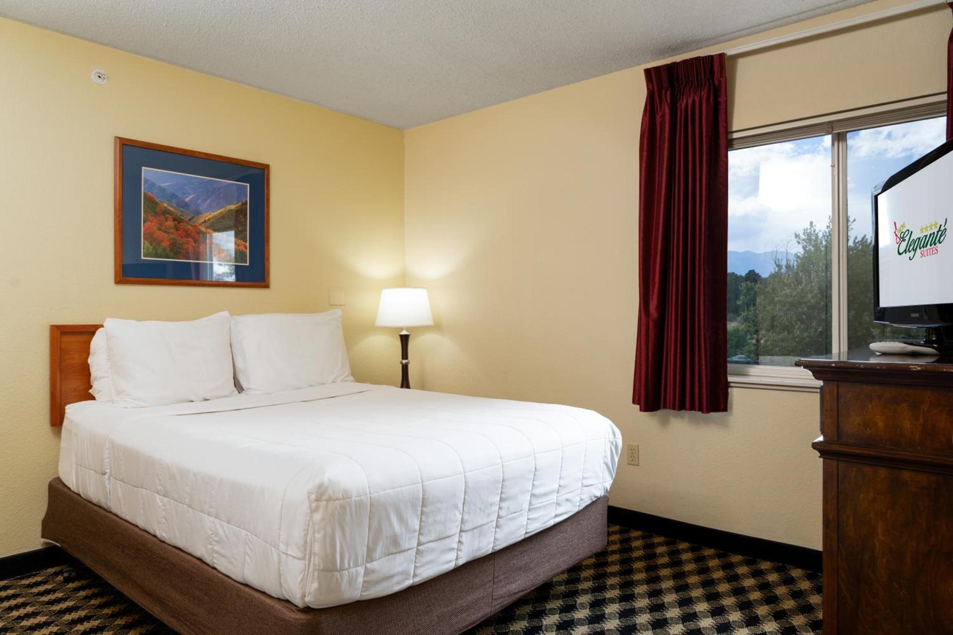 MCM Elegante Suites photo 24