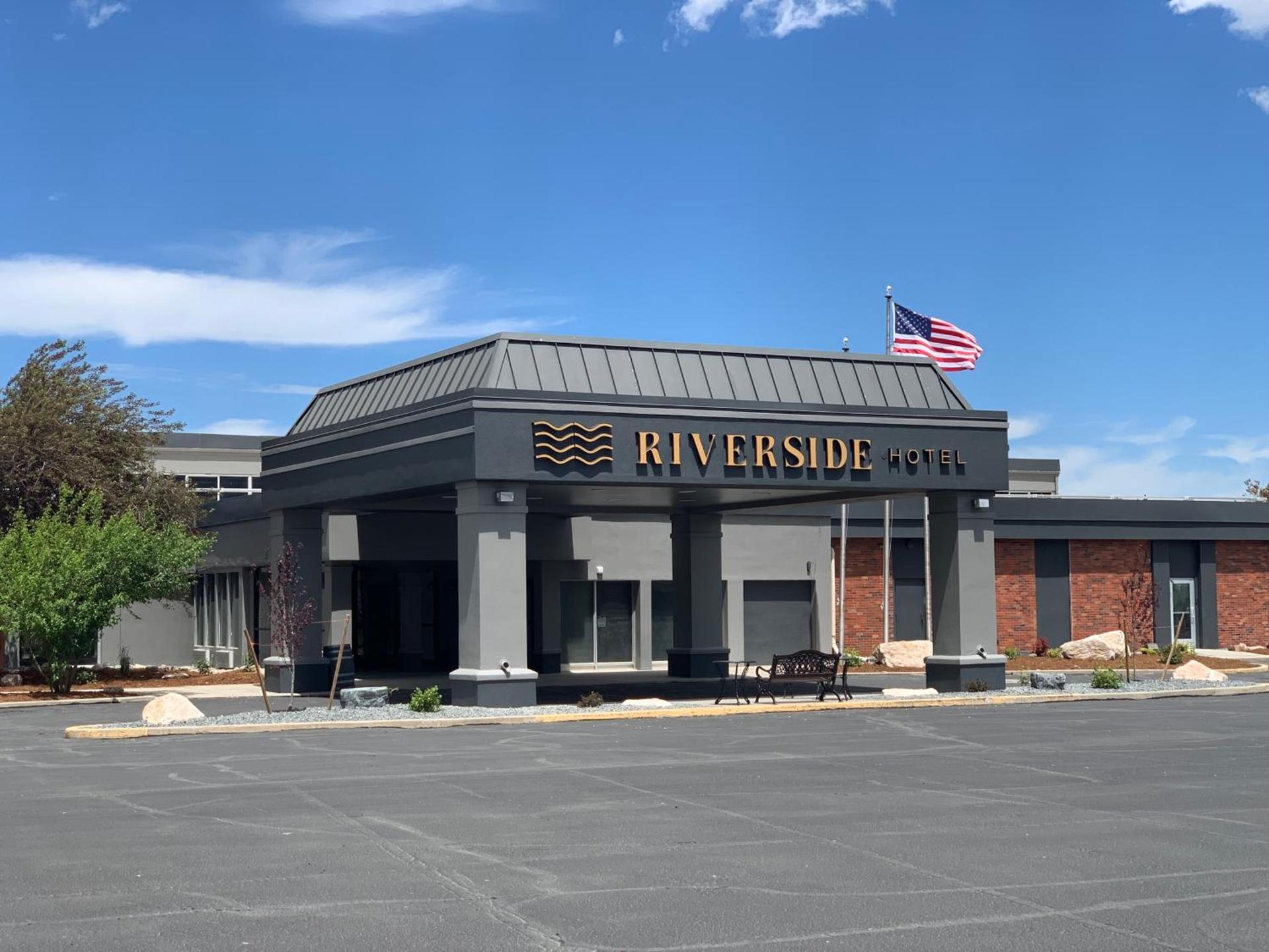Riverside Hotel photo 3