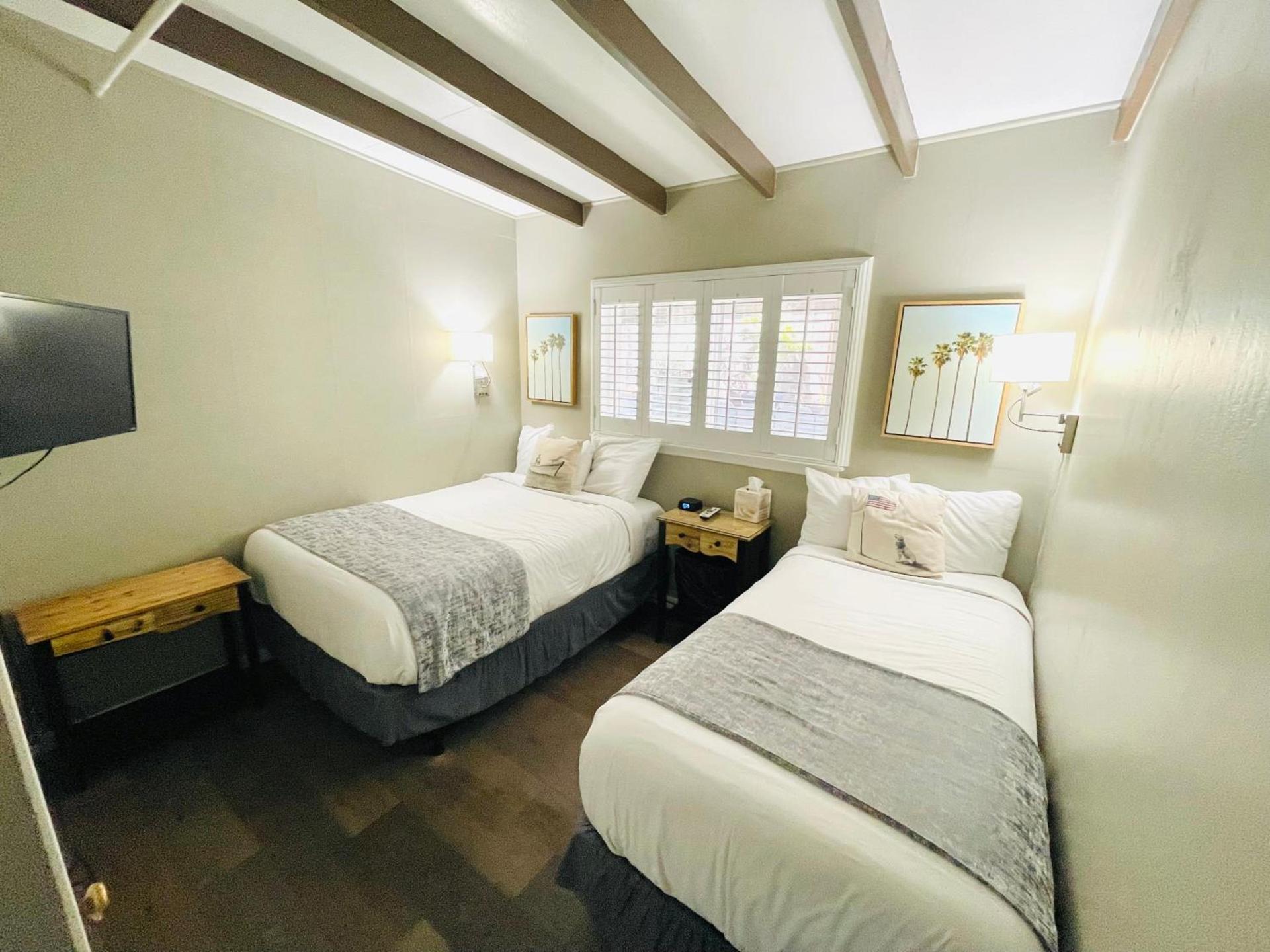 Pleasant Inn photo 30