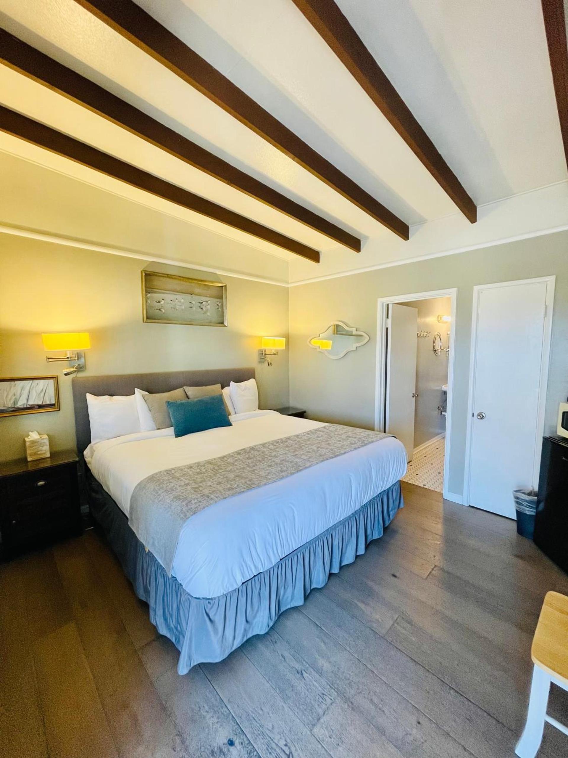 Pleasant Inn photo 33