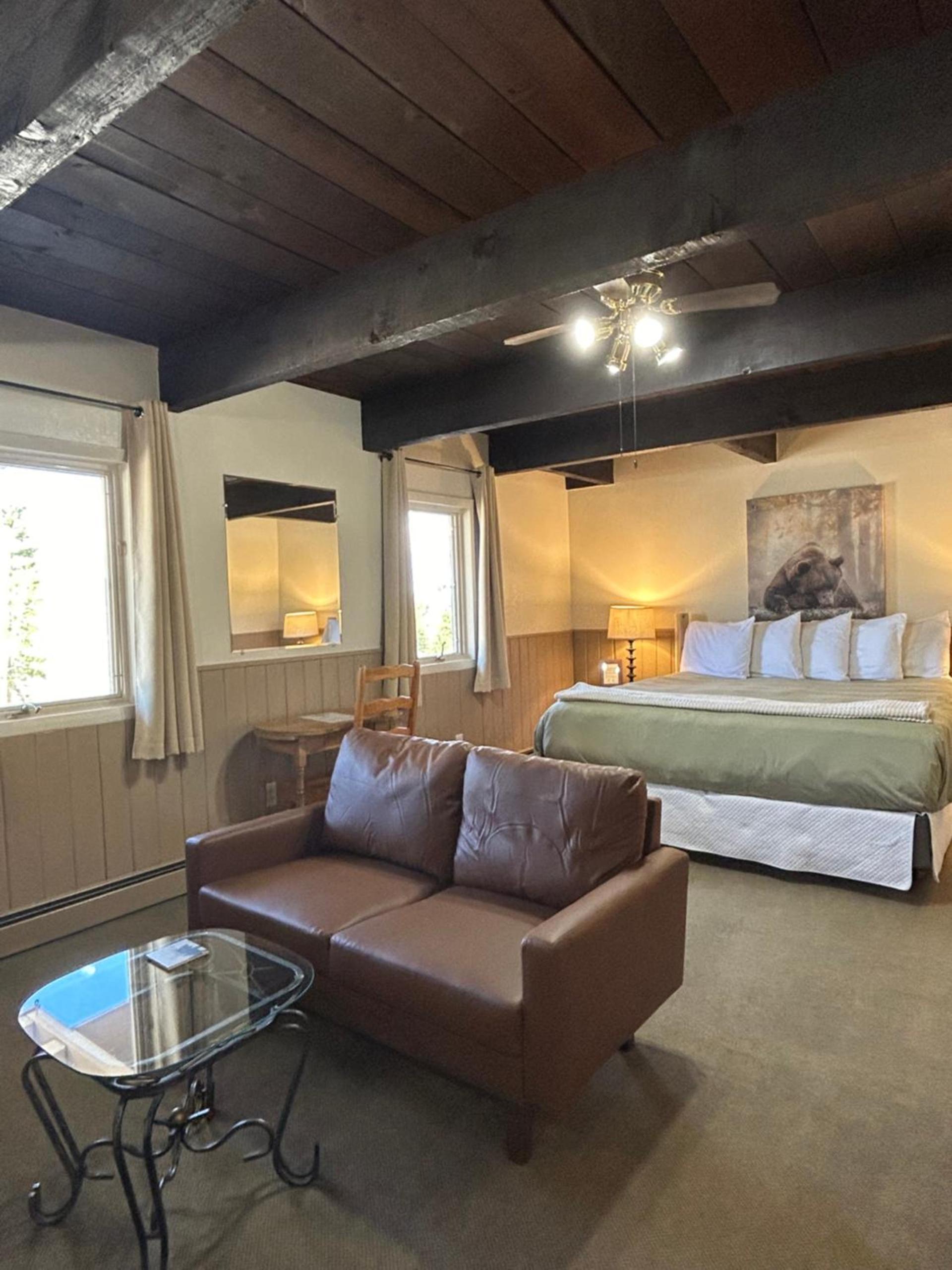 Hideaway Mountain Lodge photo 64