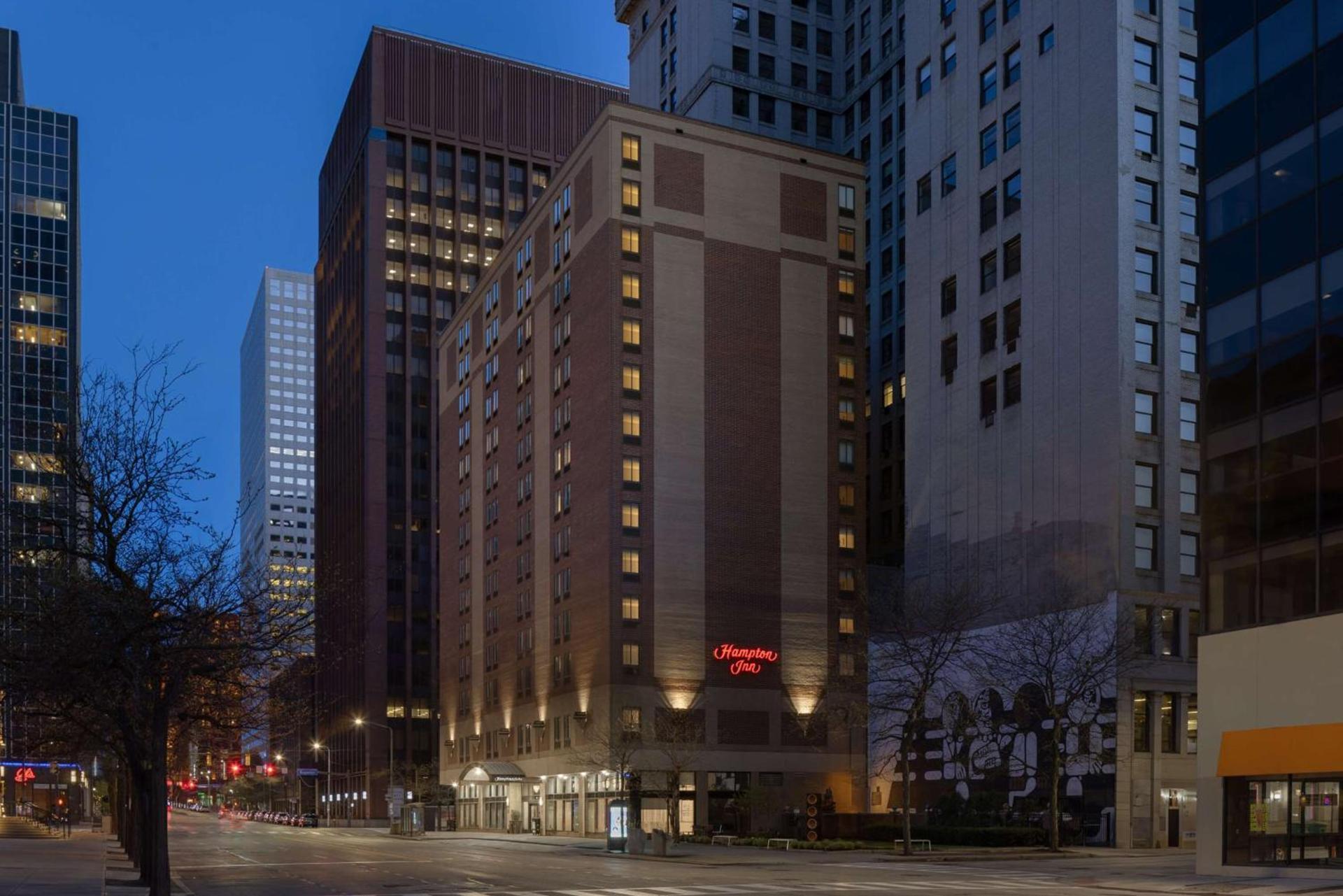Hampton Inn Cleveland-Downtown photo 3