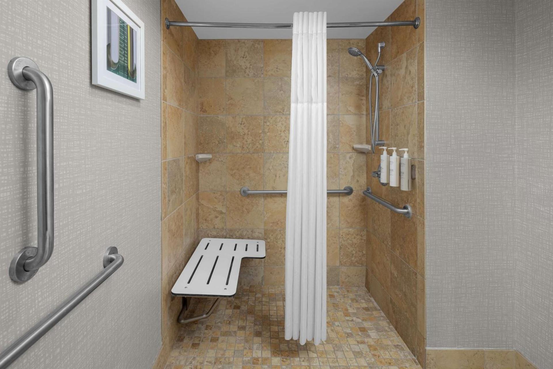 Hampton Inn Cleveland-Downtown photo 24