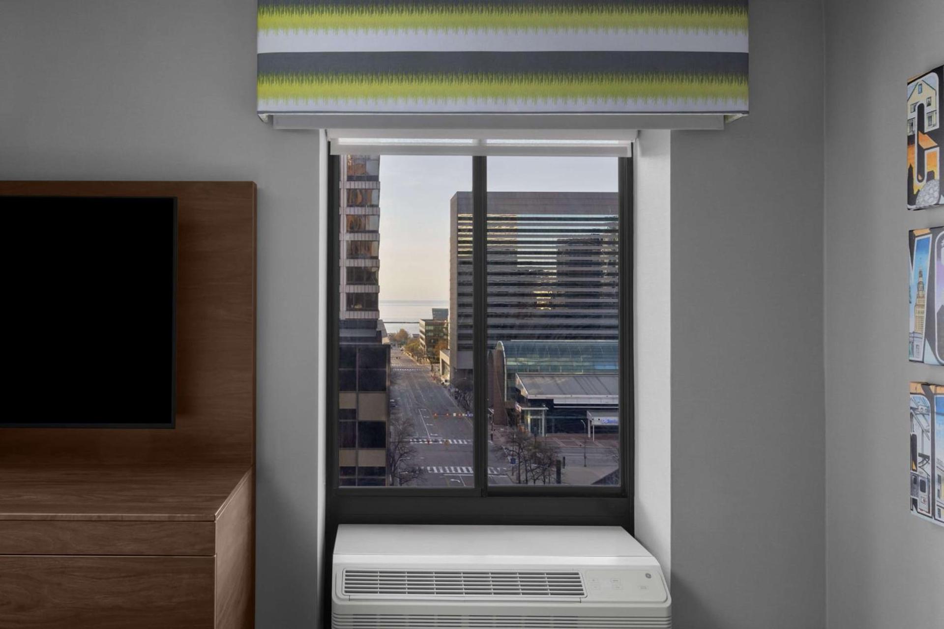 Hampton Inn Cleveland-Downtown photo 31
