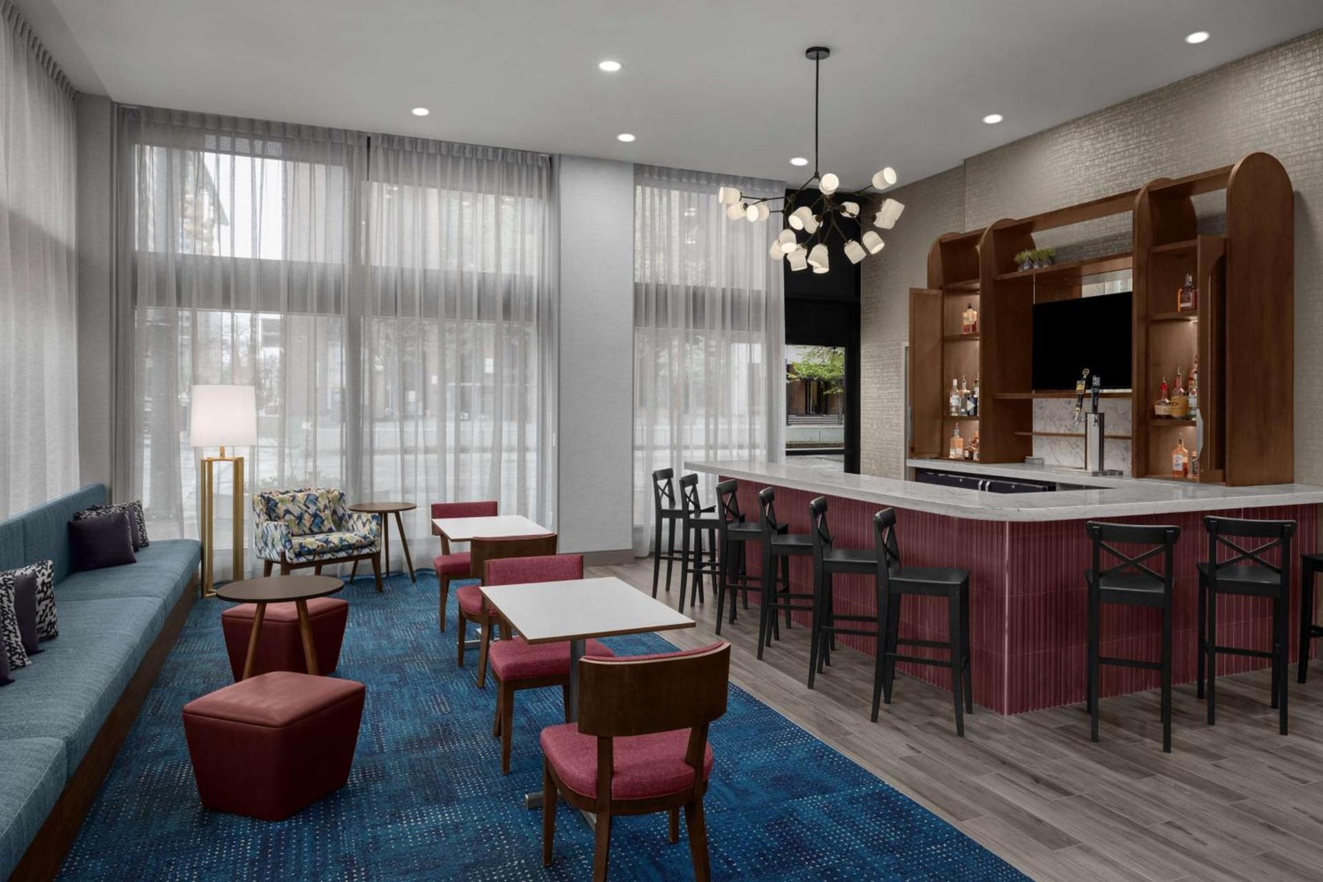 Hampton Inn Cleveland-Downtown photo 36