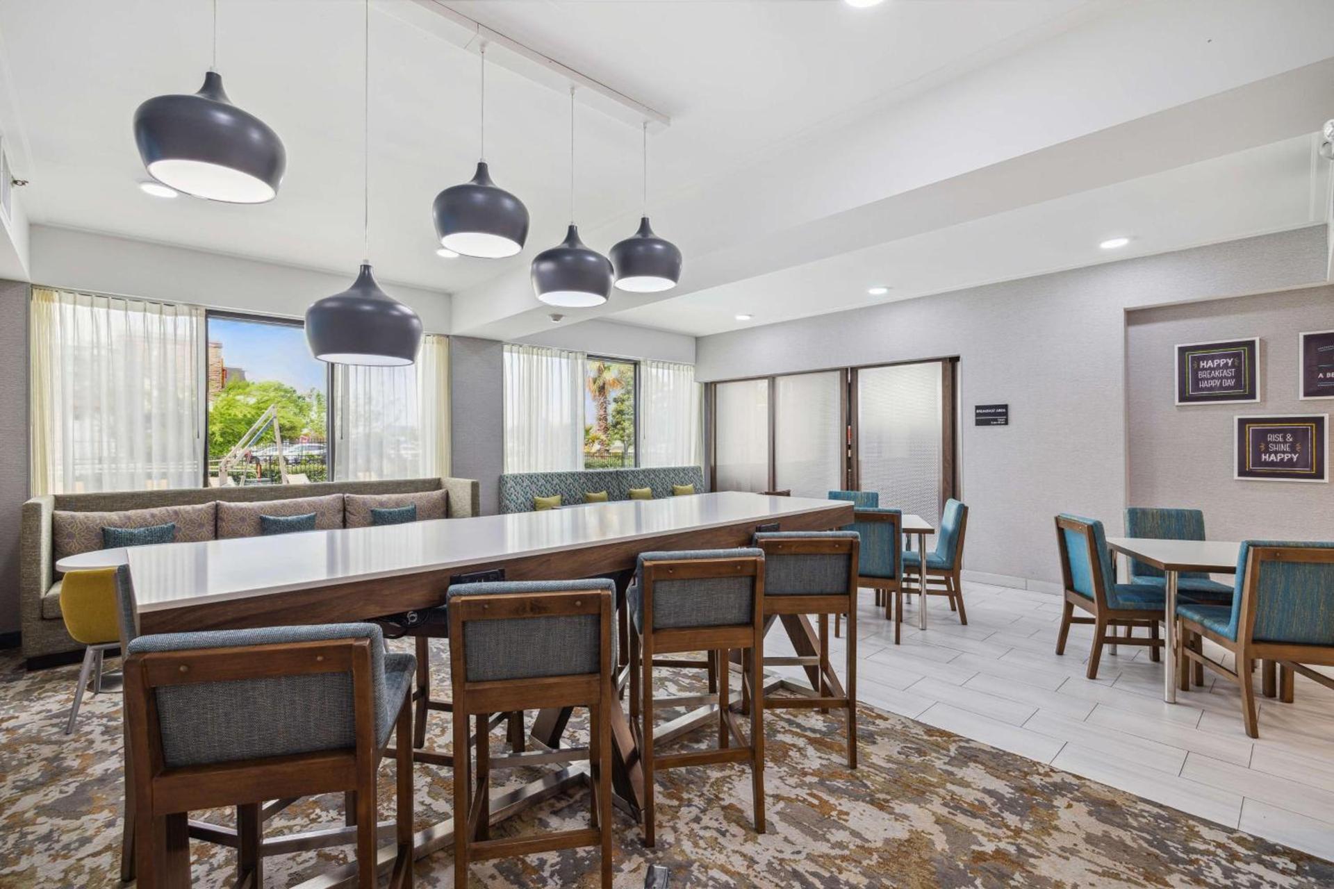 Hampton Inn - Houston/Brookhollow photo 8