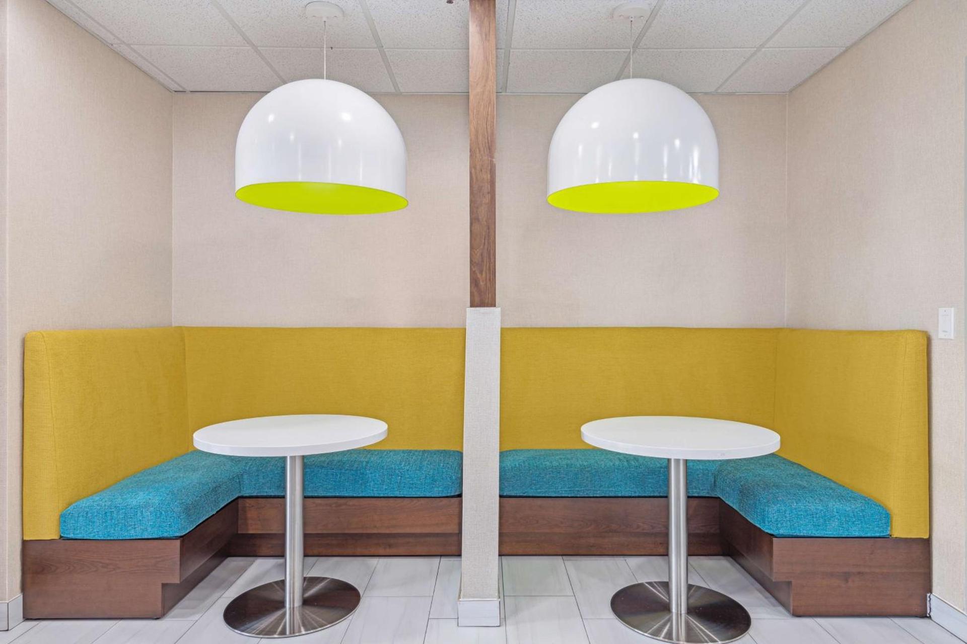 Hampton Inn - Houston/Brookhollow photo 10