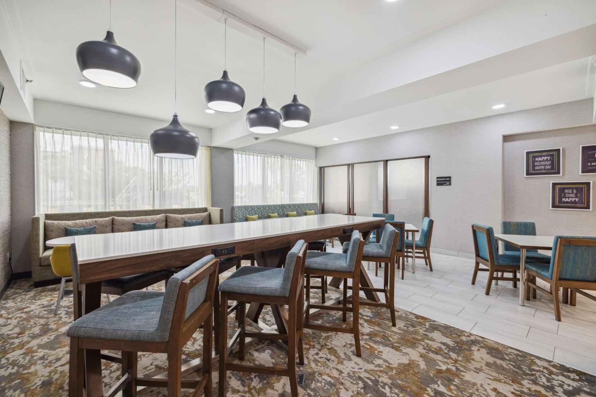 Hampton Inn - Houston/Brookhollow photo 17