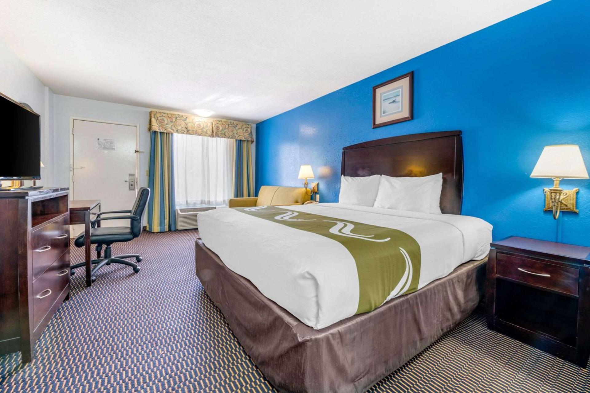 Quality Inn Sarasota North Near Lido Key Beach photo 21