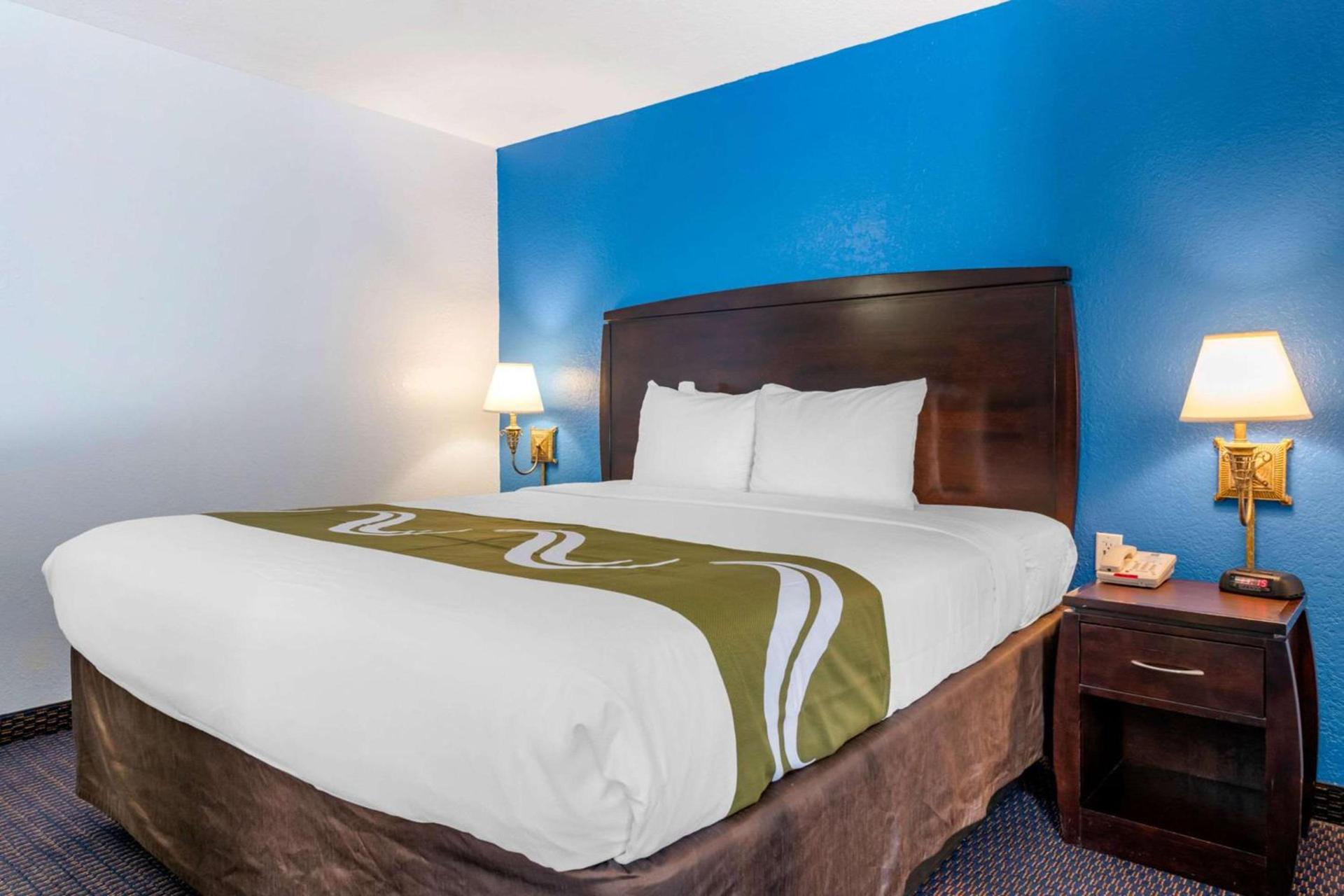 Quality Inn Sarasota North Near Lido Key Beach photo 28