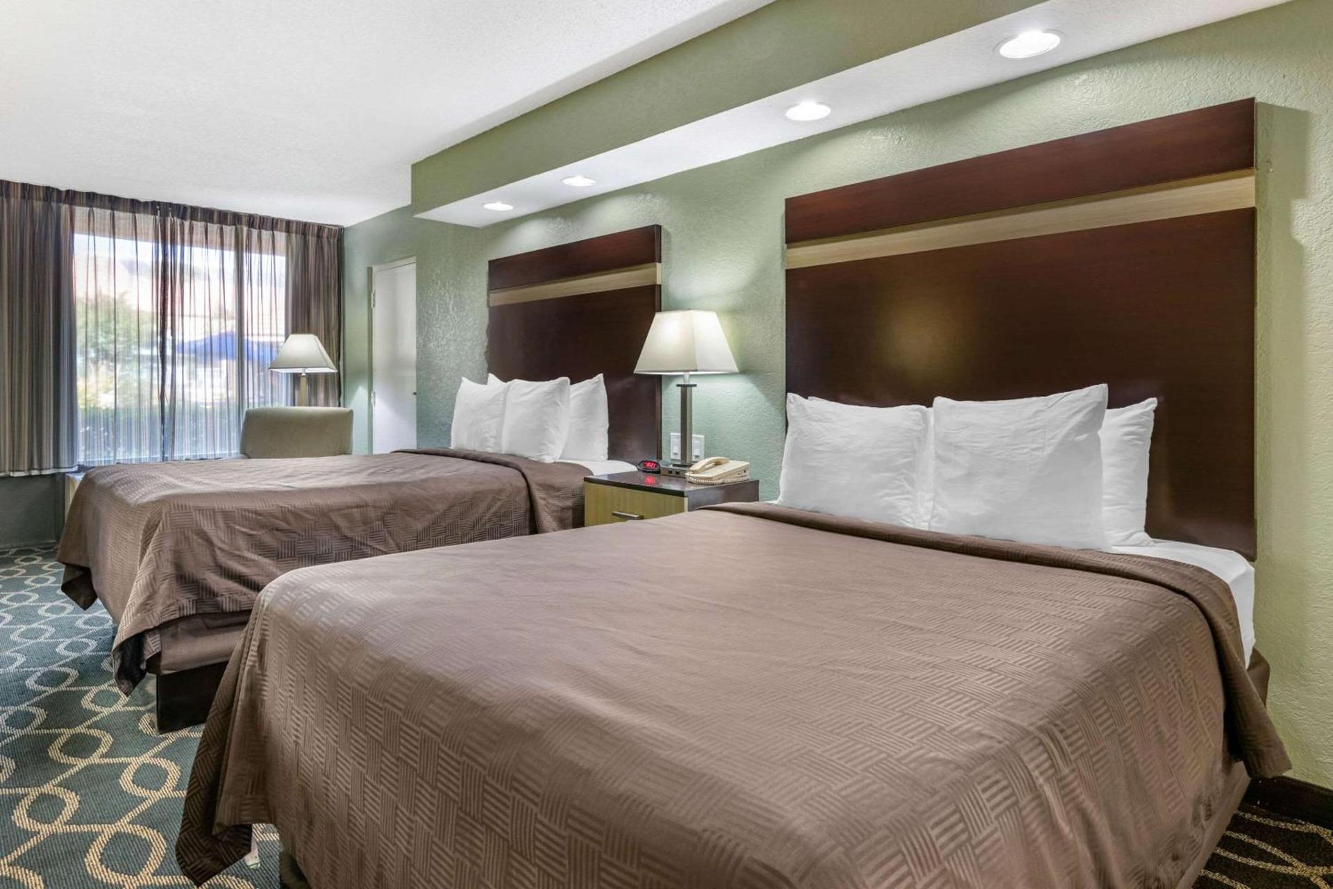 Clarion Inn Orlando International Drive - ICON Park photo 5