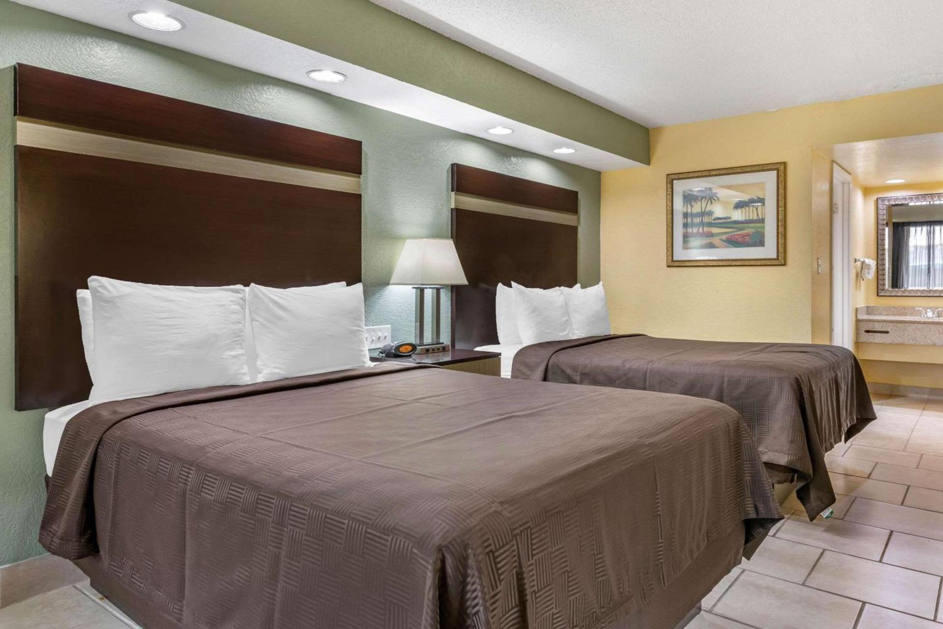 Clarion Inn Orlando International Drive - ICON Park photo 11