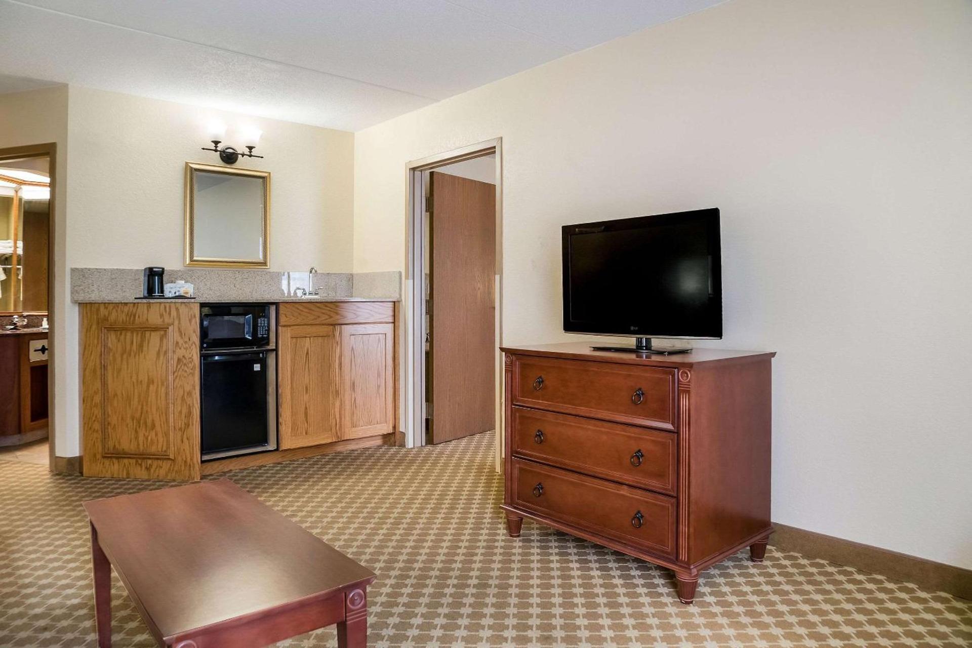 Quality Inn & Suites photo 49