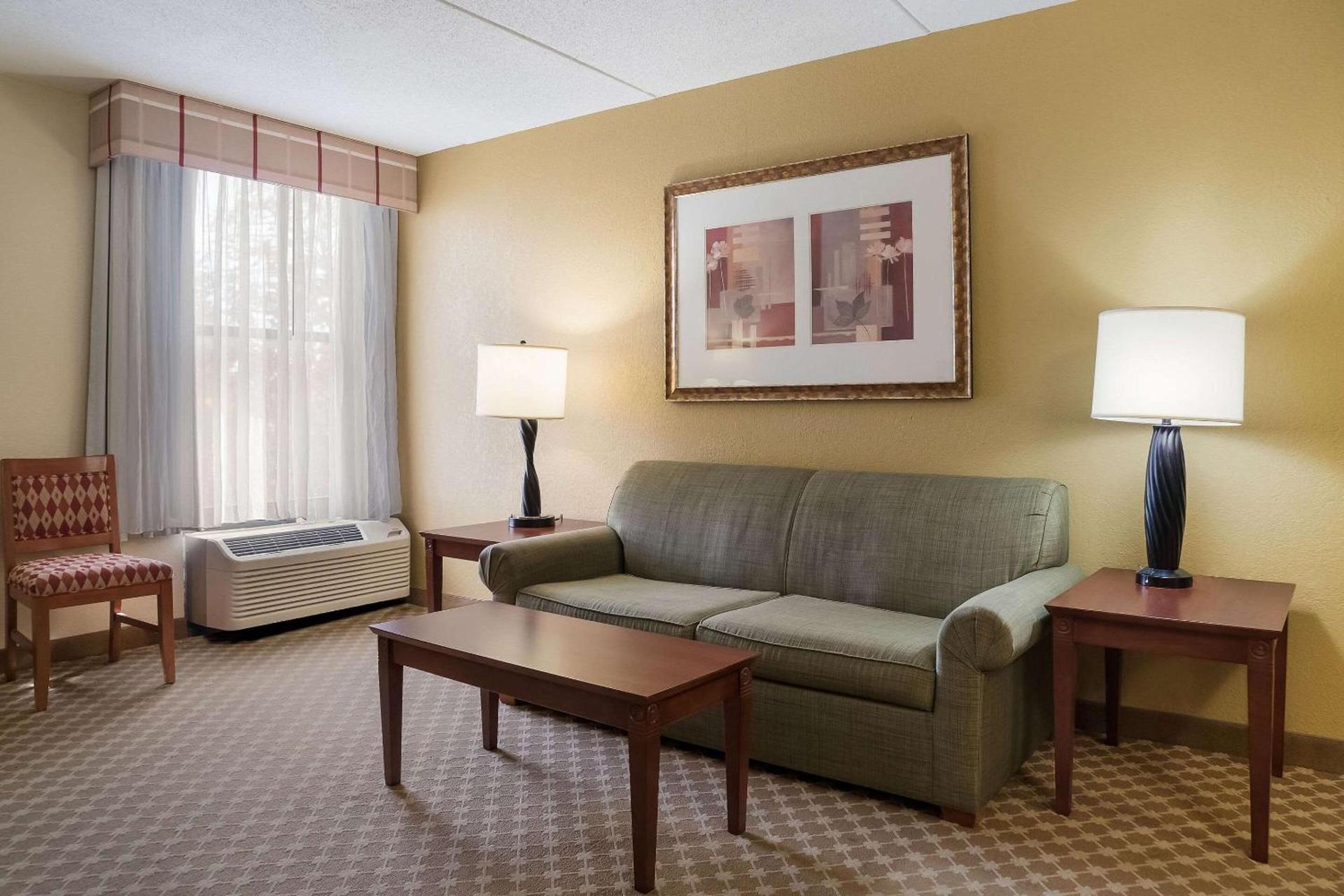 Quality Inn & Suites photo 50