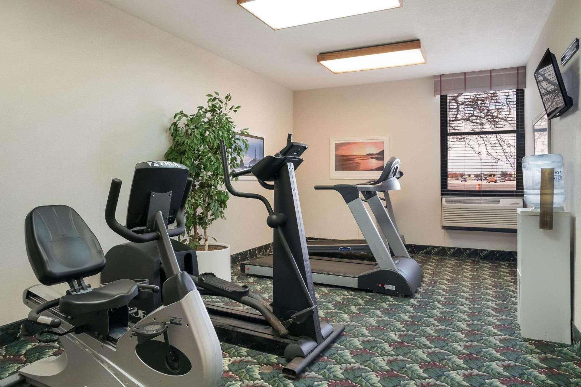 Quality Inn & Suites photo 54