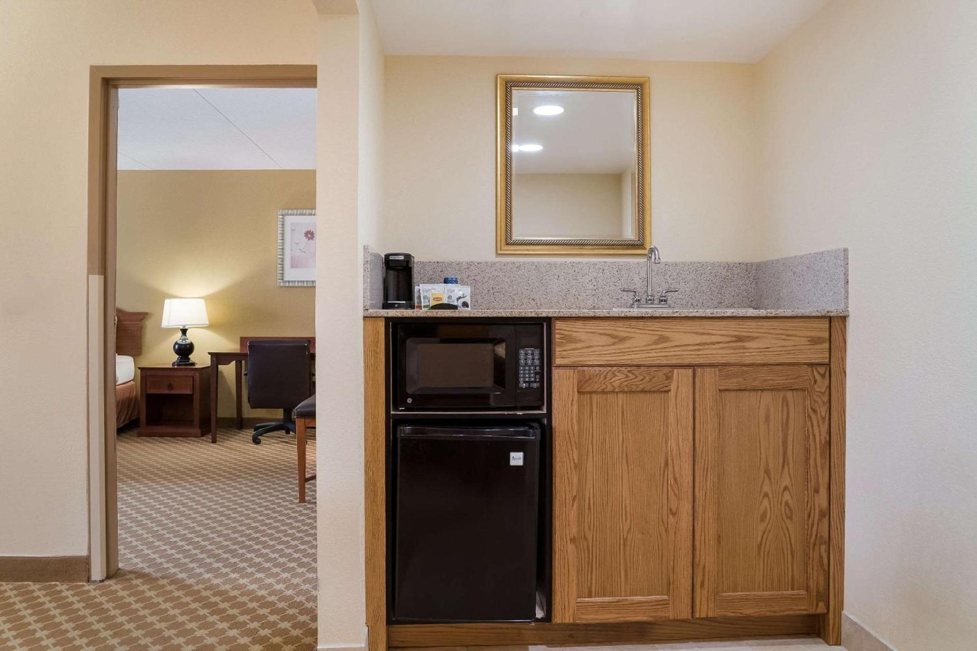 Quality Inn & Suites photo 53