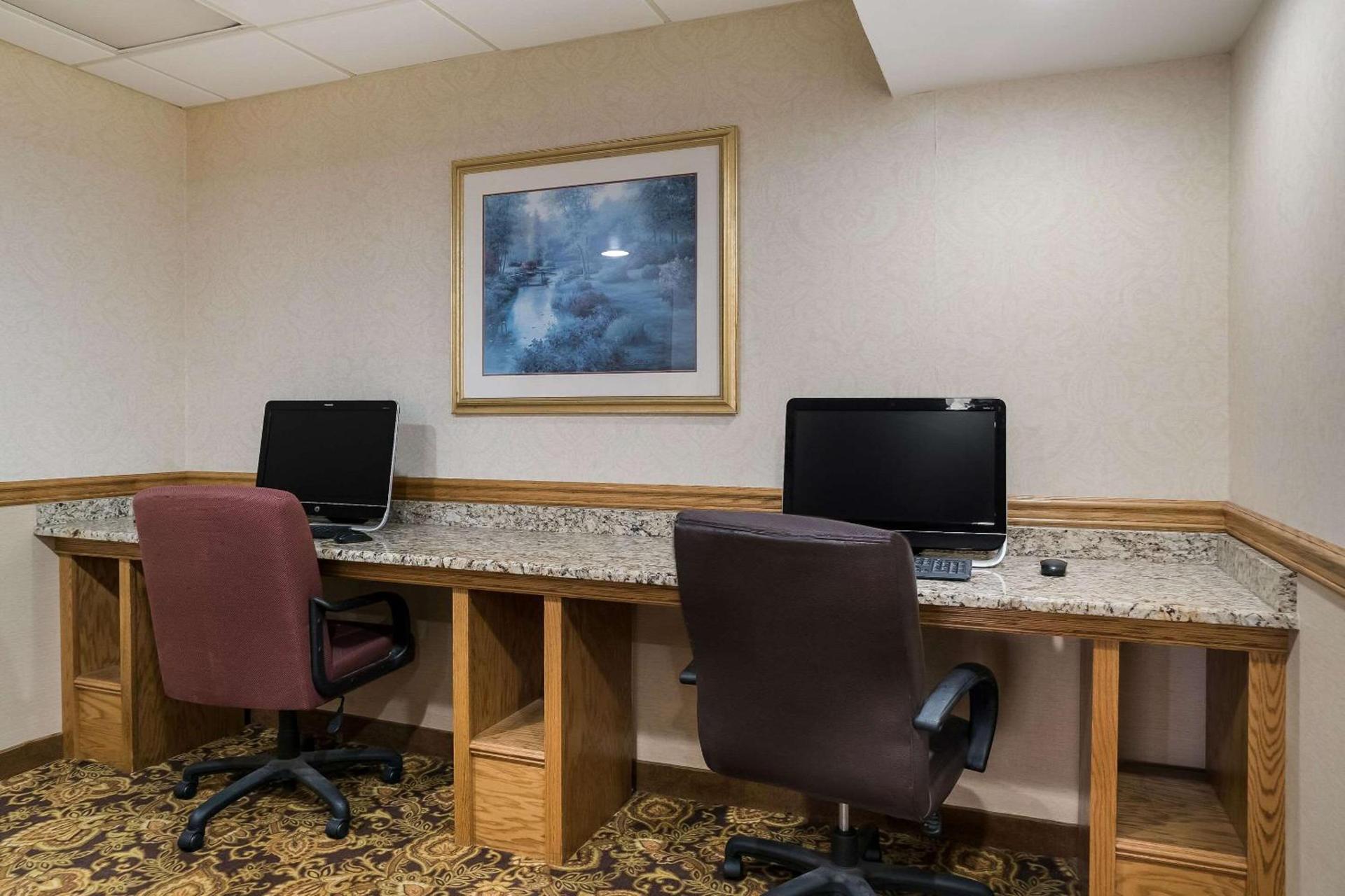 Quality Inn & Suites photo 55