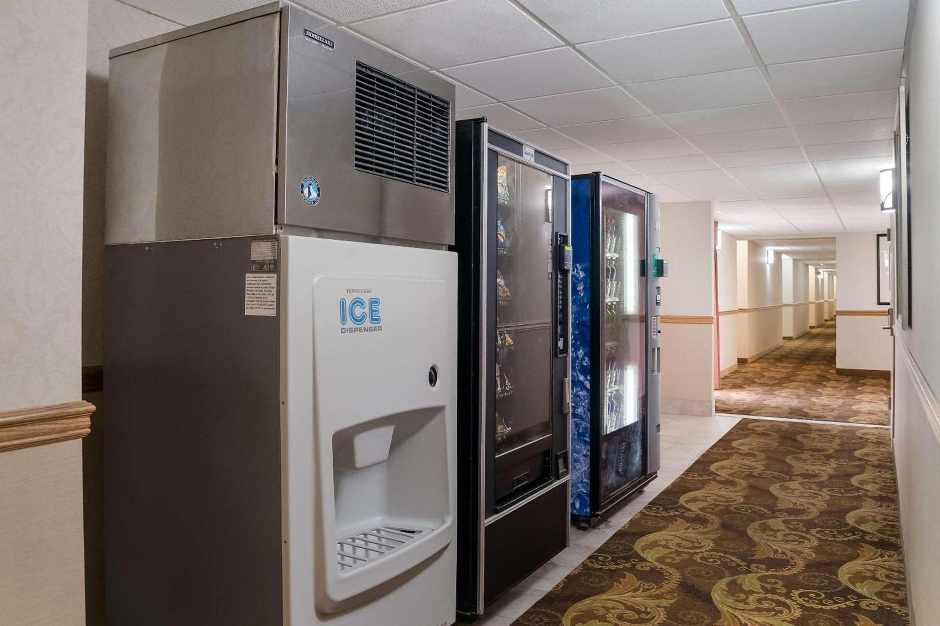 Quality Inn & Suites photo 18