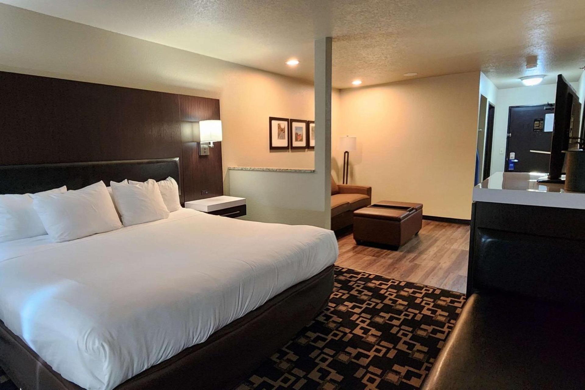 Comfort Inn & Suites Shakopee Downtown Area photo 9