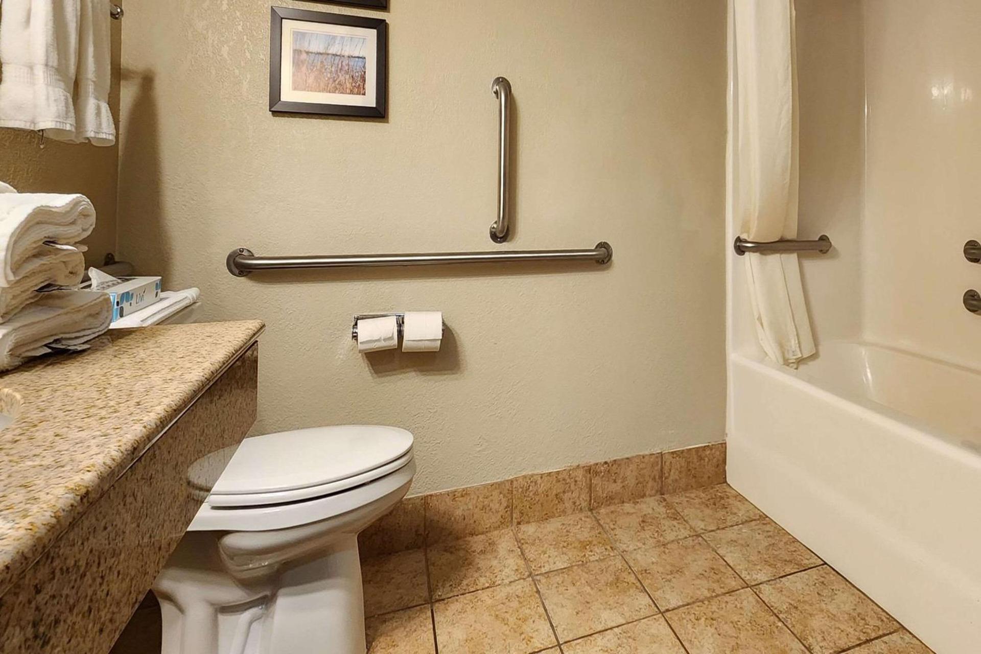 Comfort Inn & Suites Shakopee Downtown Area photo 14