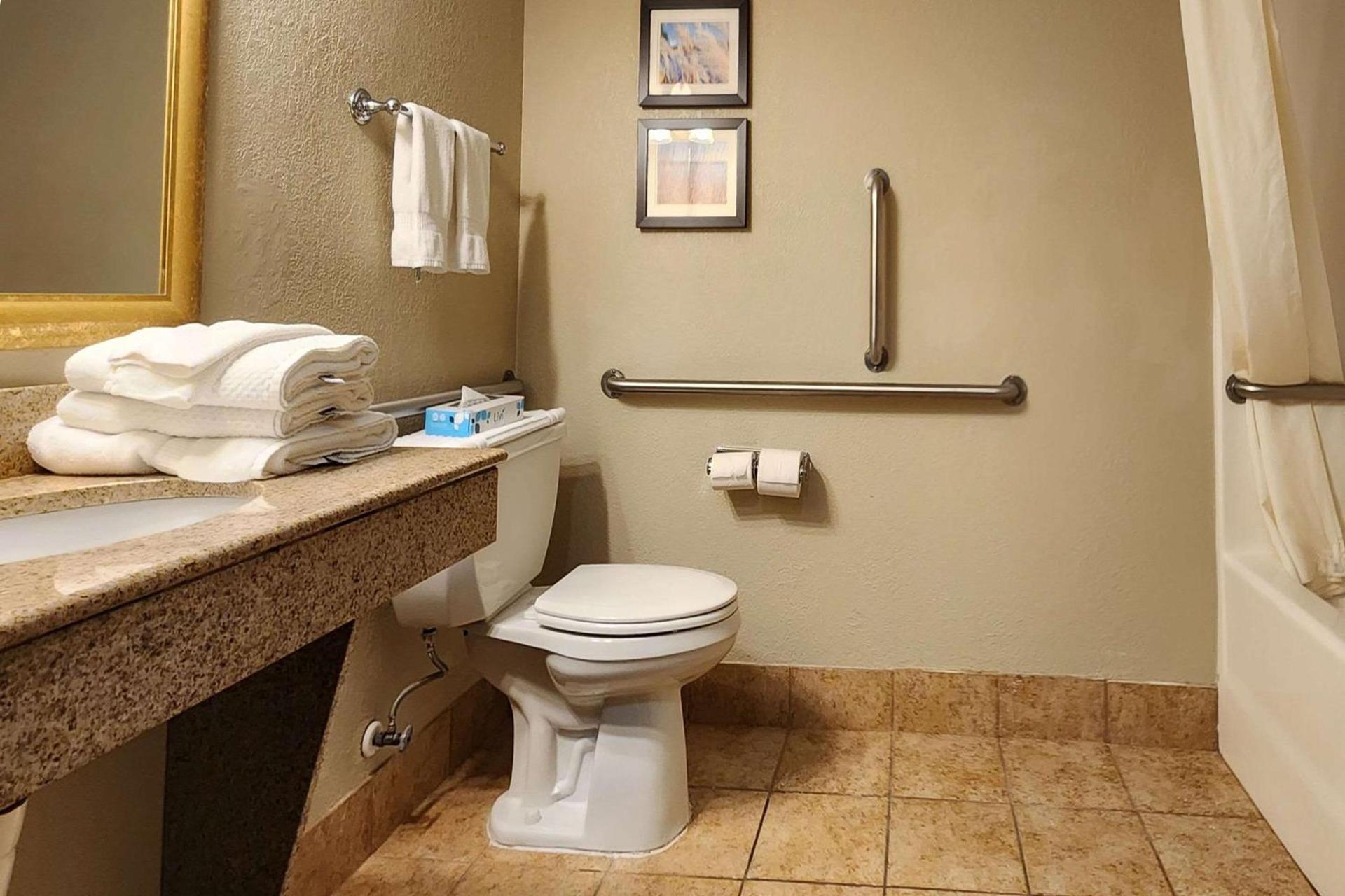 Comfort Inn & Suites Shakopee Downtown Area photo 15
