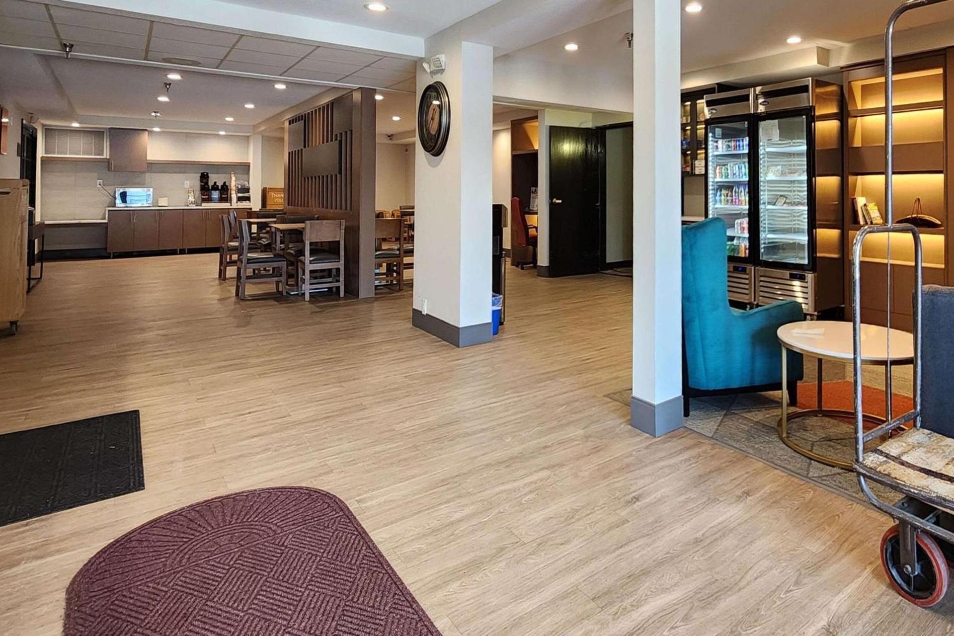 Comfort Inn & Suites Shakopee Downtown Area photo 18