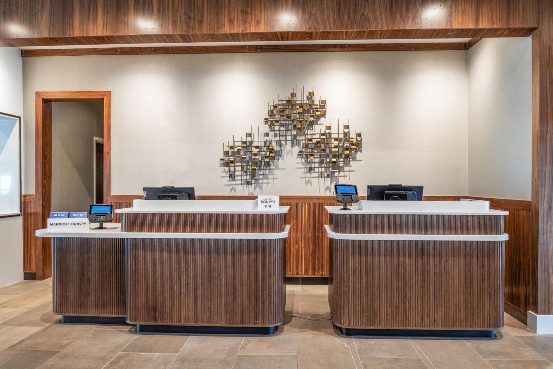 Courtyard by Marriott Modesto North photo 2