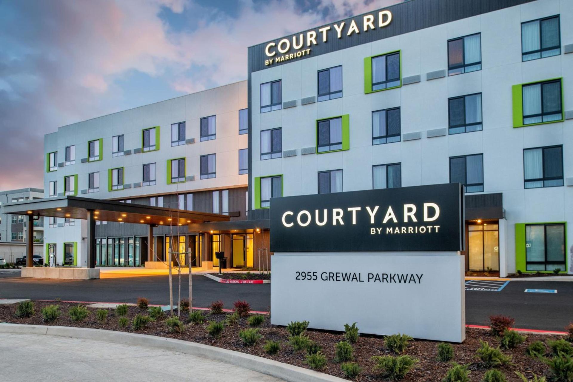 Courtyard by Marriott Modesto North photo 1