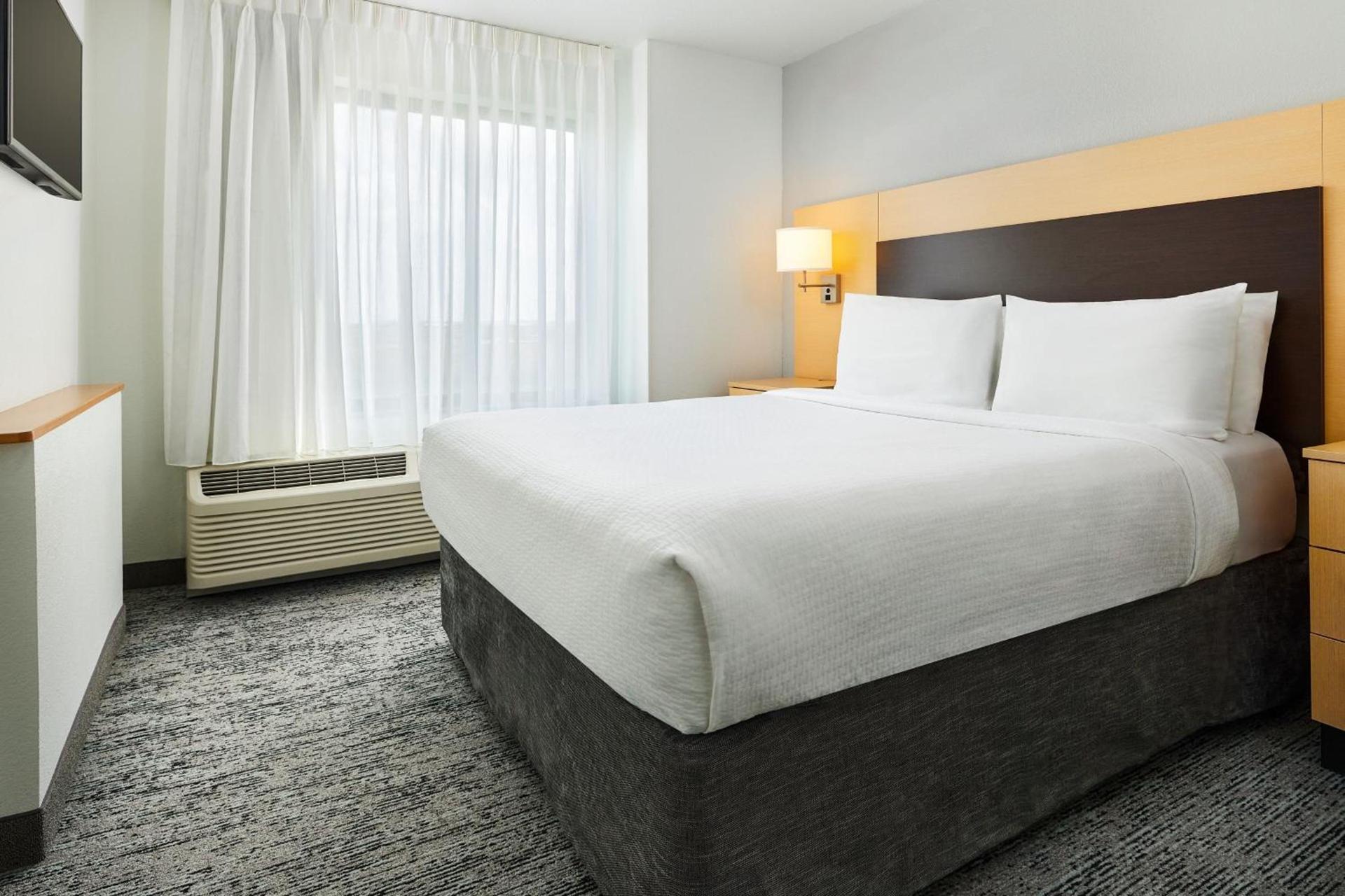 TownePlace Suites by Marriott Garden City photo 9