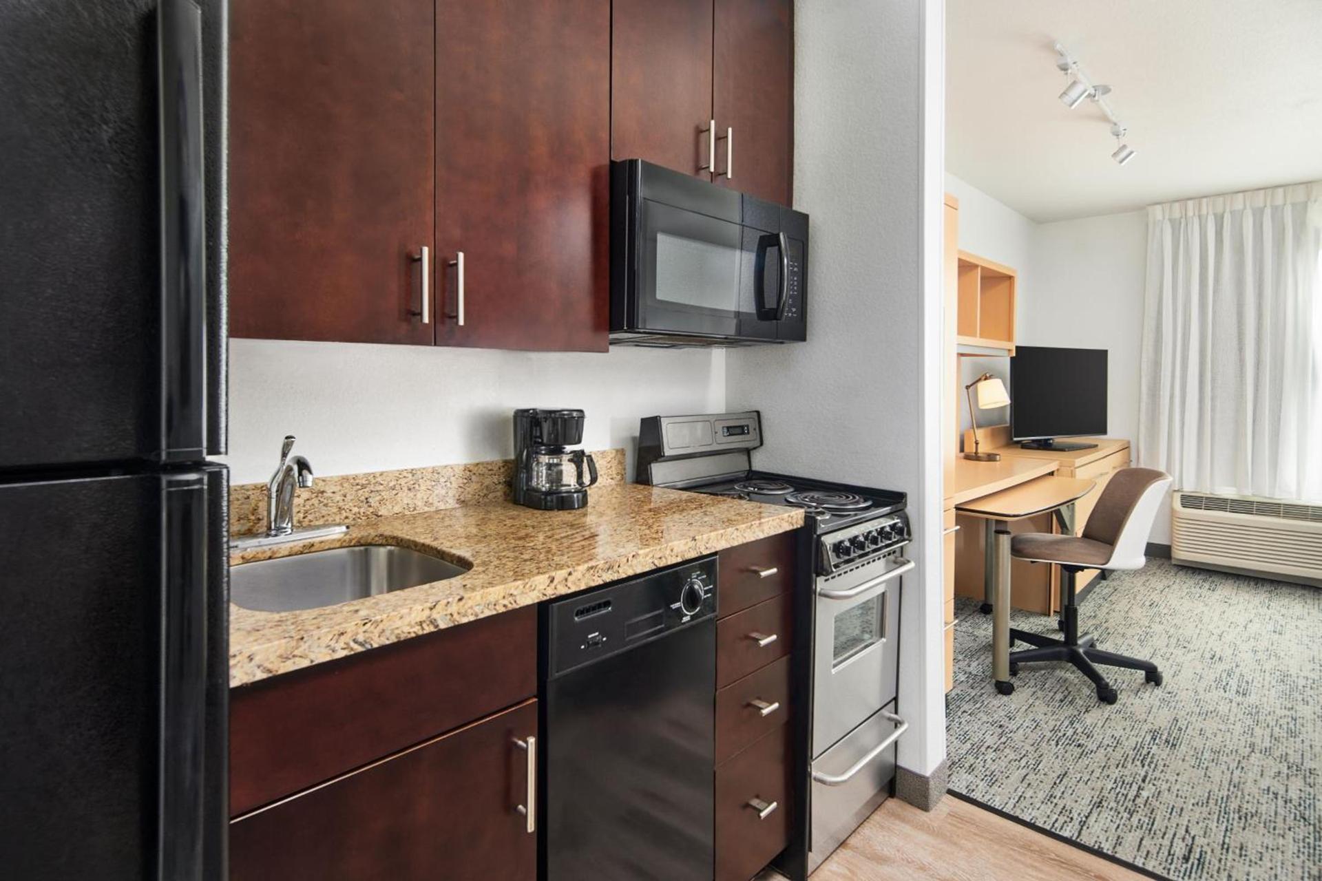 TownePlace Suites by Marriott Garden City photo 21
