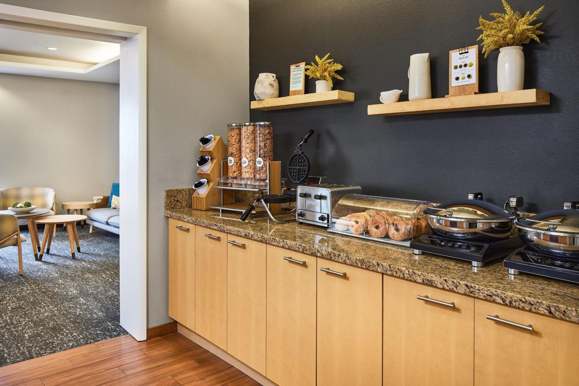 TownePlace Suites by Marriott Garden City photo 29