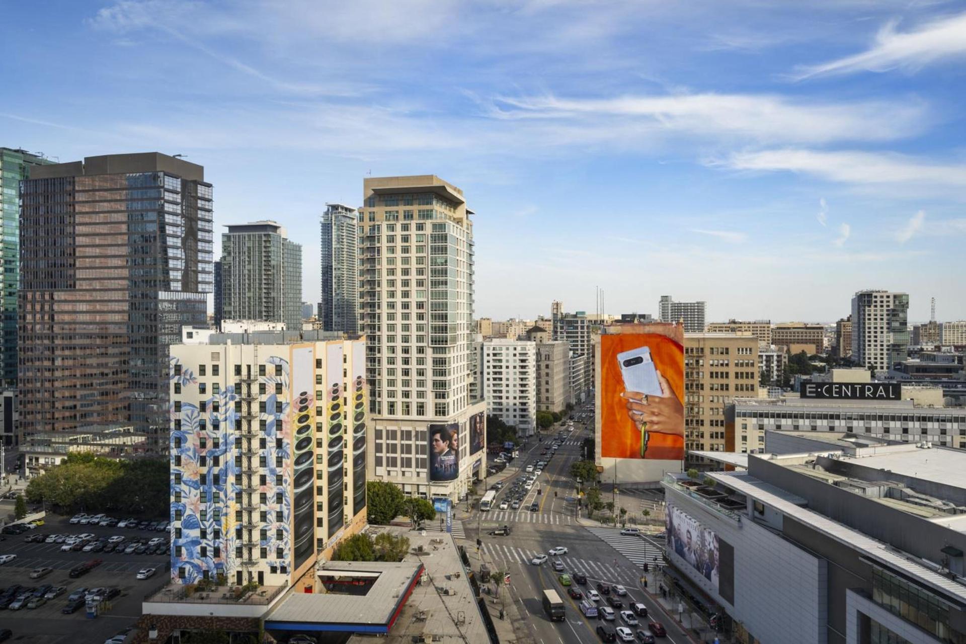 Courtyard by Marriott Los Angeles L.A. LIVE photo 24