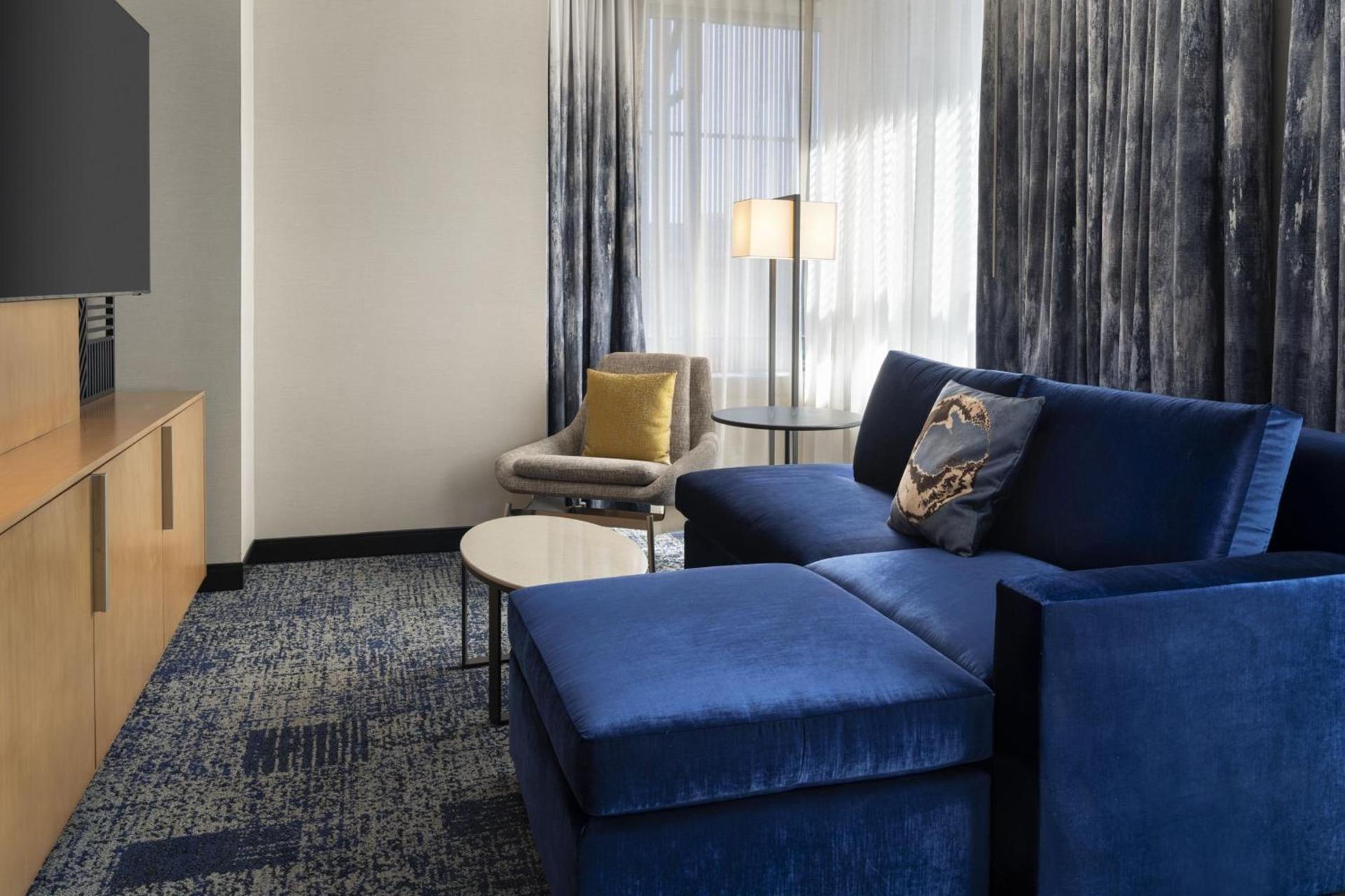 Courtyard by Marriott Los Angeles L.A. LIVE photo 34