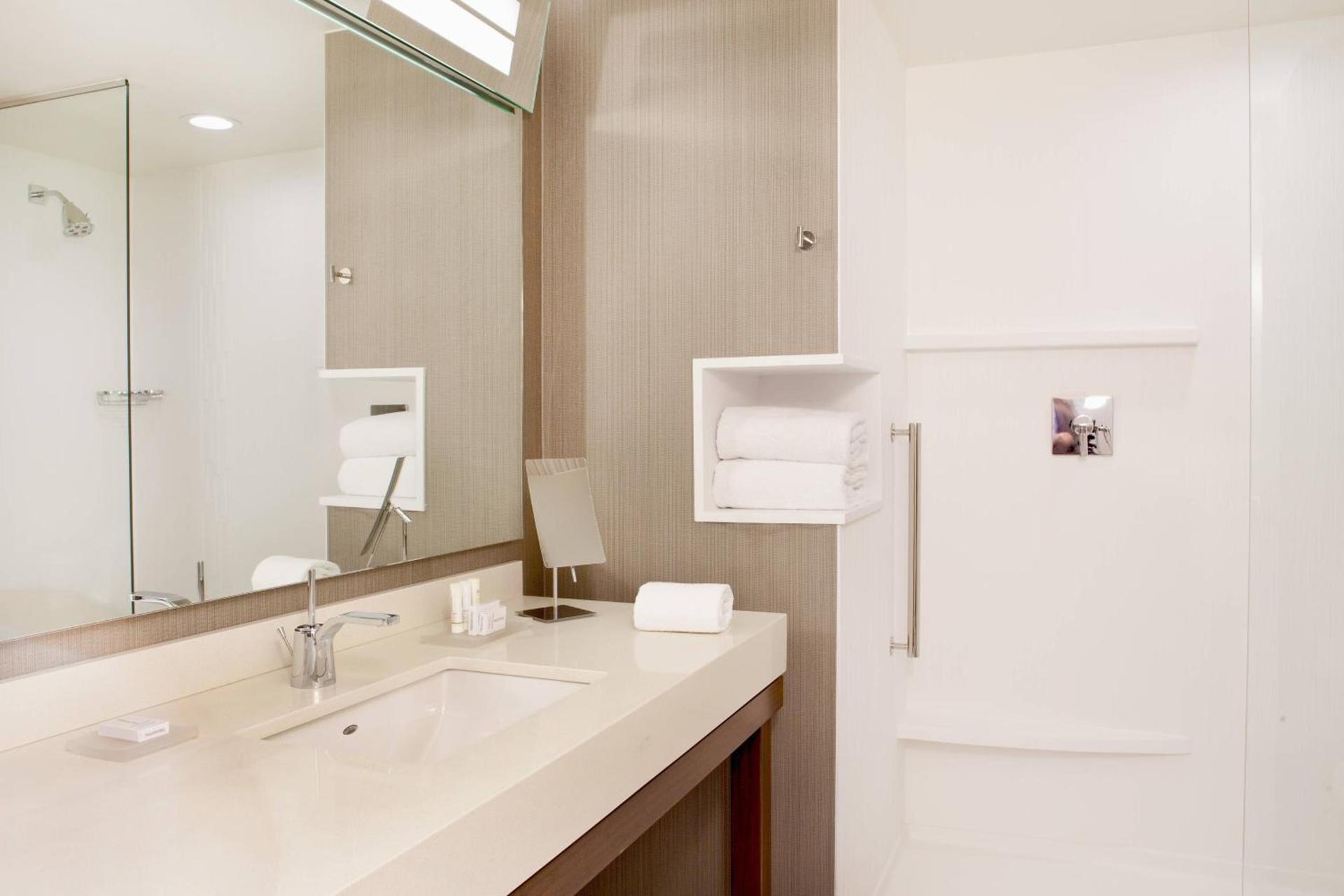 Courtyard by Marriott Yonkers Westchester County photo 13