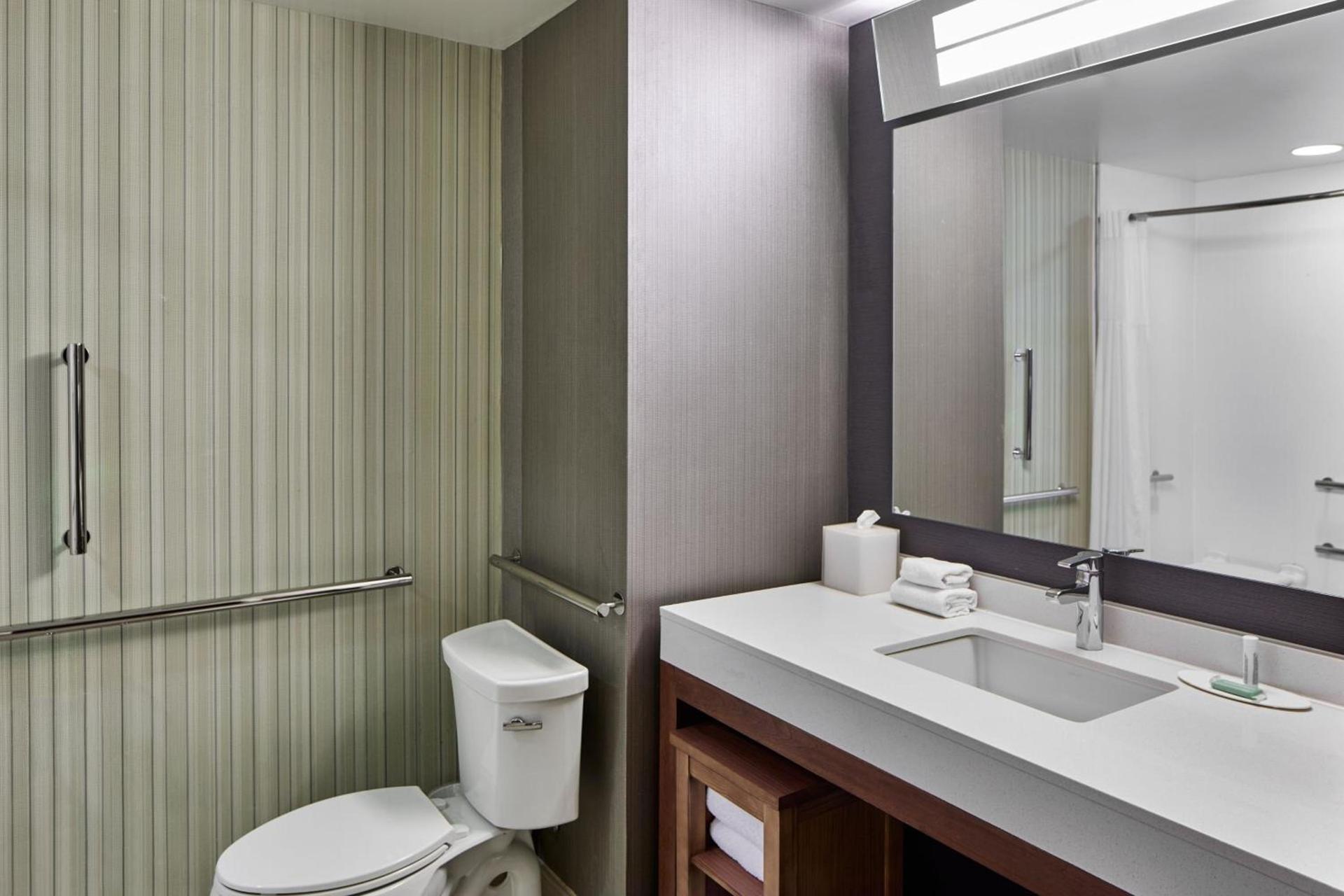 Courtyard by Marriott Atlanta NE/Duluth Sugarloaf photo 18