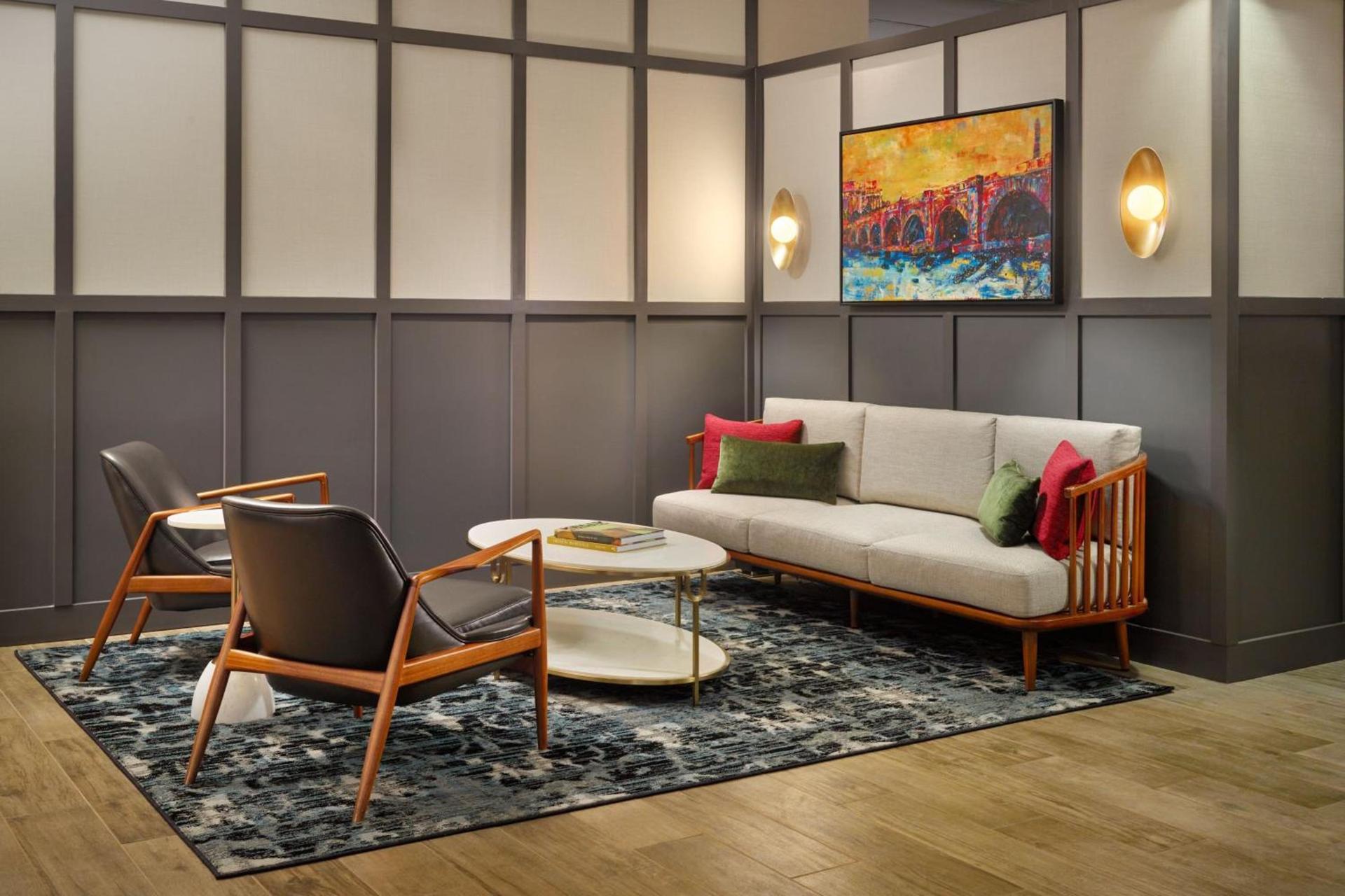Courtyard by Marriott Washington, D.C./Foggy Bottom photo 3