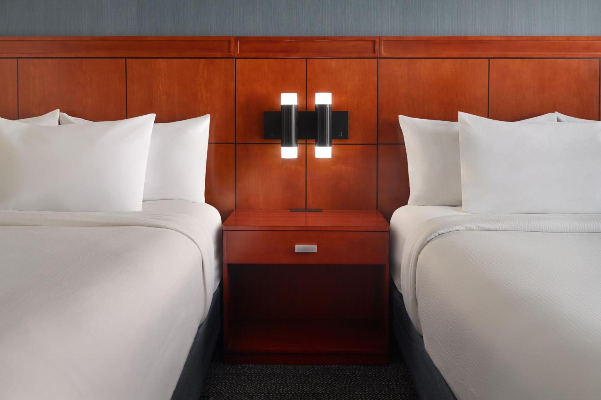 Courtyard by Marriott Washington, D.C./Foggy Bottom photo 5