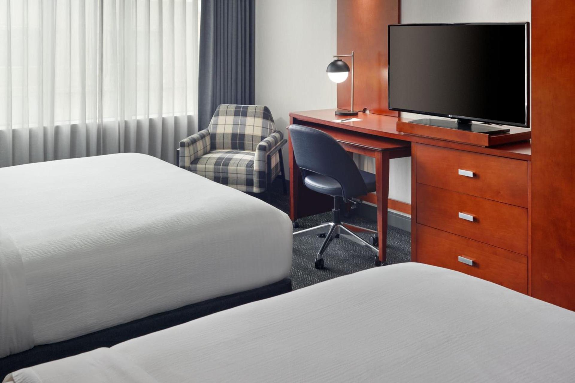 Courtyard by Marriott Washington, D.C./Foggy Bottom photo 6