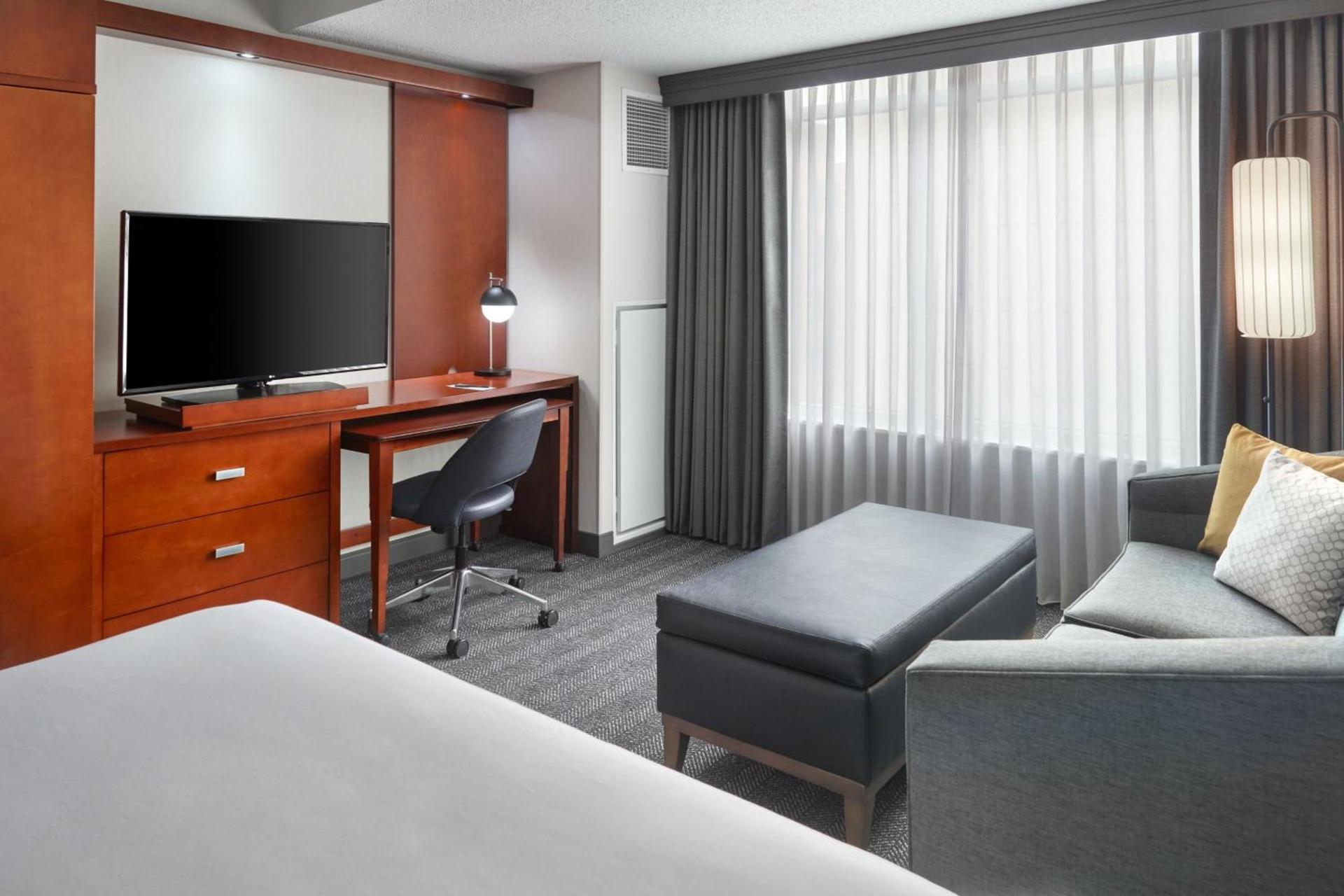 Courtyard by Marriott Washington, D.C./Foggy Bottom photo 8