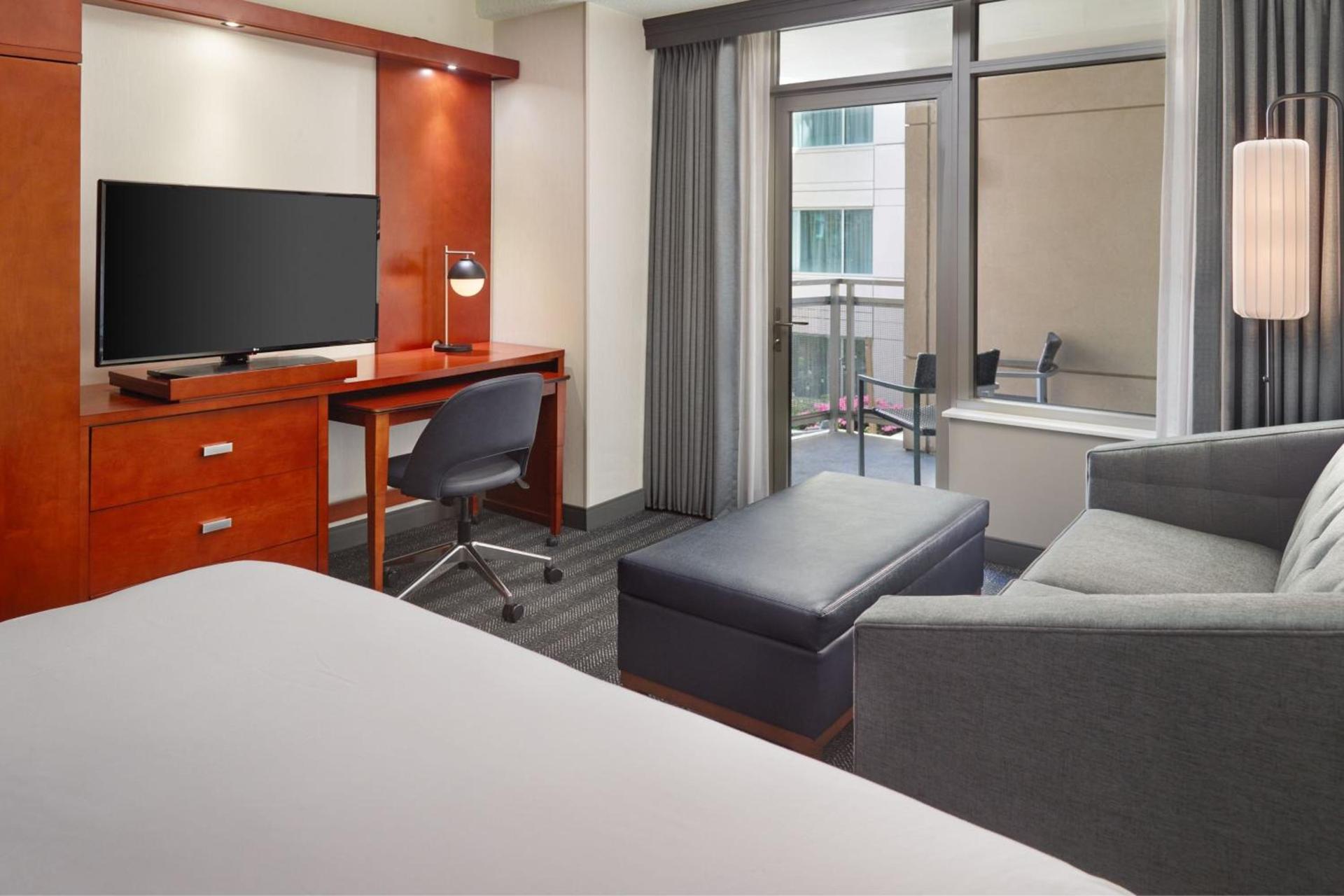 Courtyard by Marriott Washington, D.C./Foggy Bottom photo 9