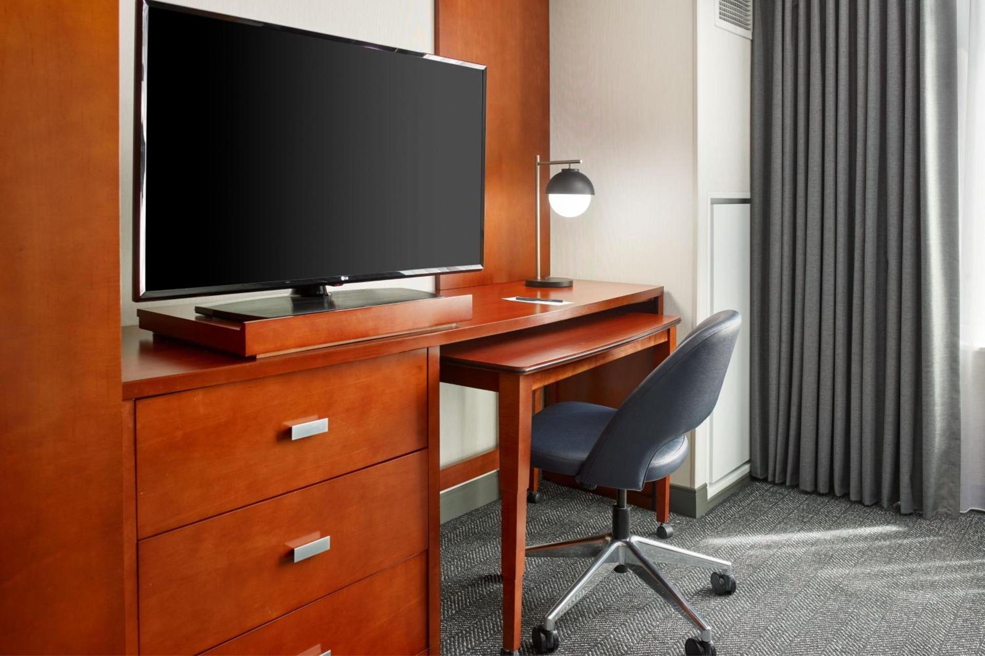 Courtyard by Marriott Washington, D.C./Foggy Bottom photo 12