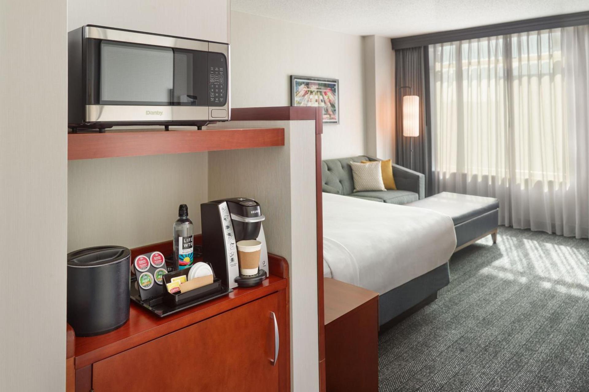 Courtyard by Marriott Washington, D.C./Foggy Bottom photo 13
