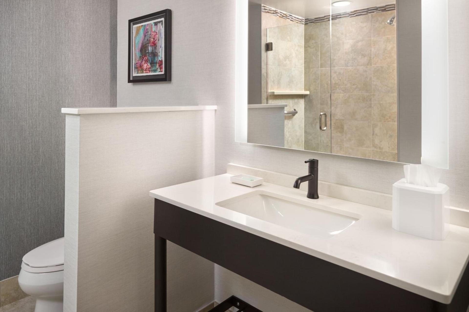 Courtyard by Marriott Washington, D.C./Foggy Bottom photo 16